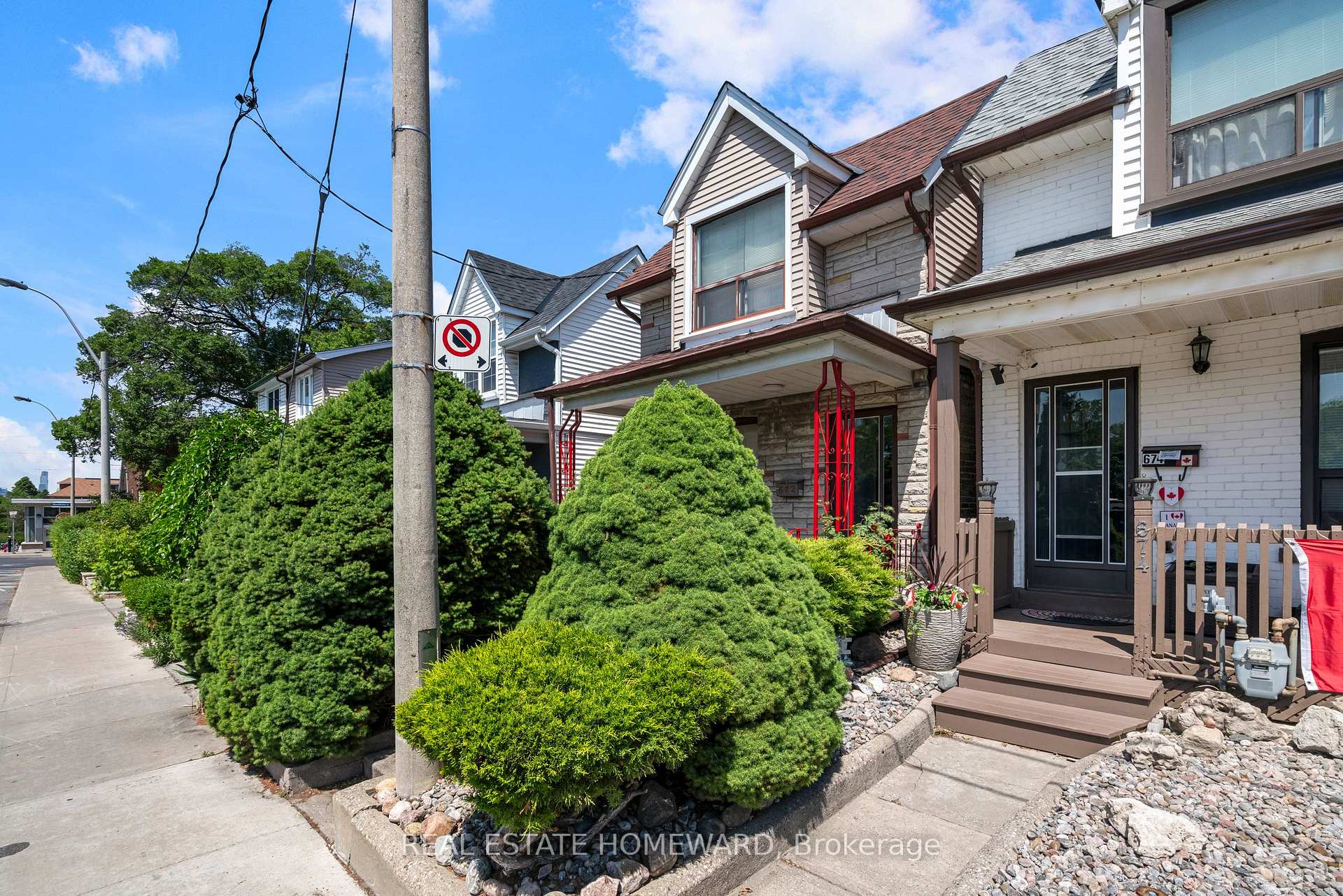 Photo 4 of 672 Strathmore Boulevard, Toronto, Woodbine-Lumsden — HOMEH
