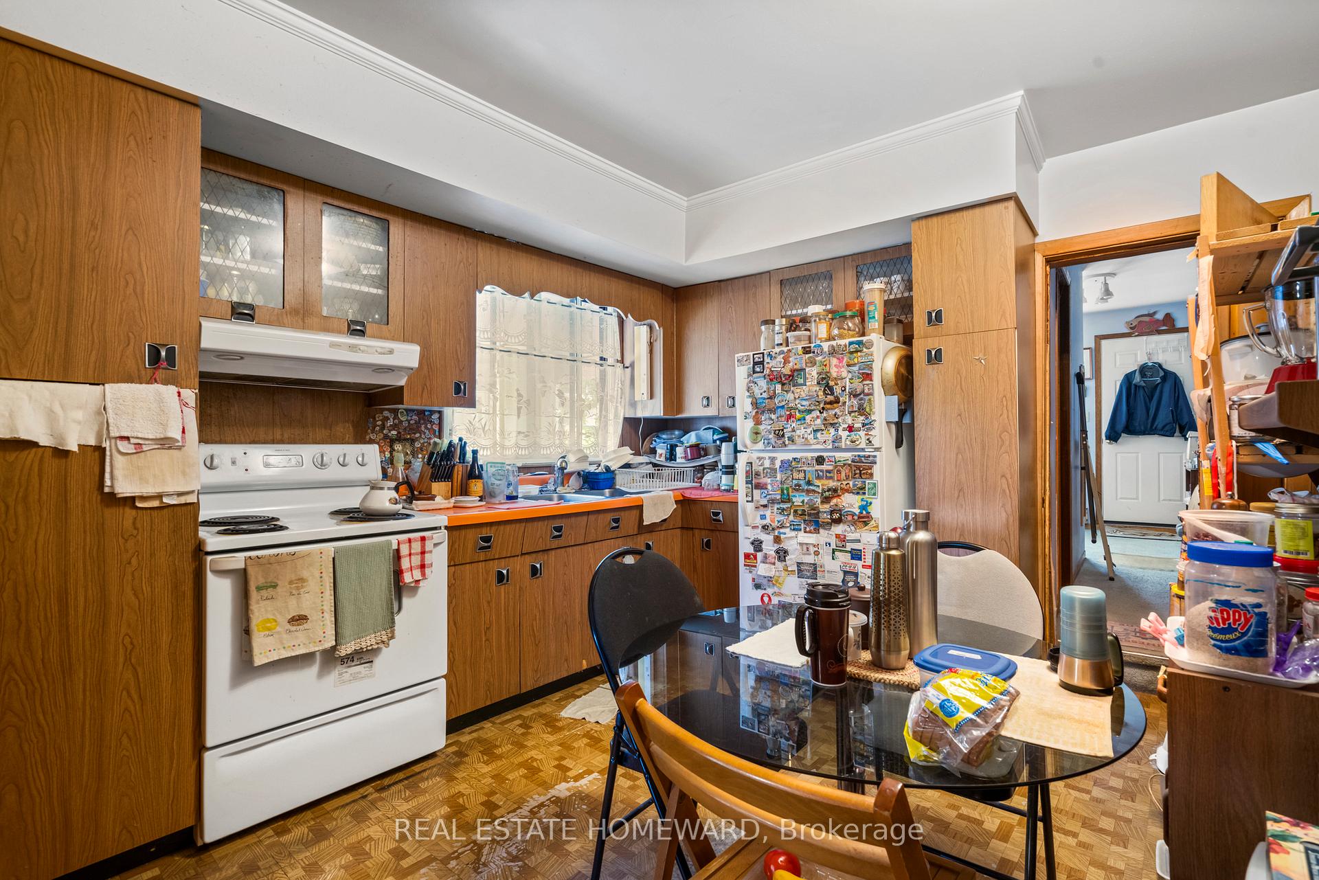 Photo 13 of 672 Strathmore Boulevard, Toronto, Woodbine-Lumsden — HOMEH