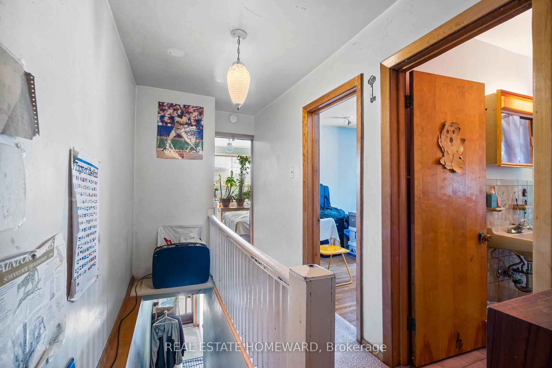 Photo 17 of 672 Strathmore Boulevard, Toronto, Woodbine-Lumsden — HOMEH
