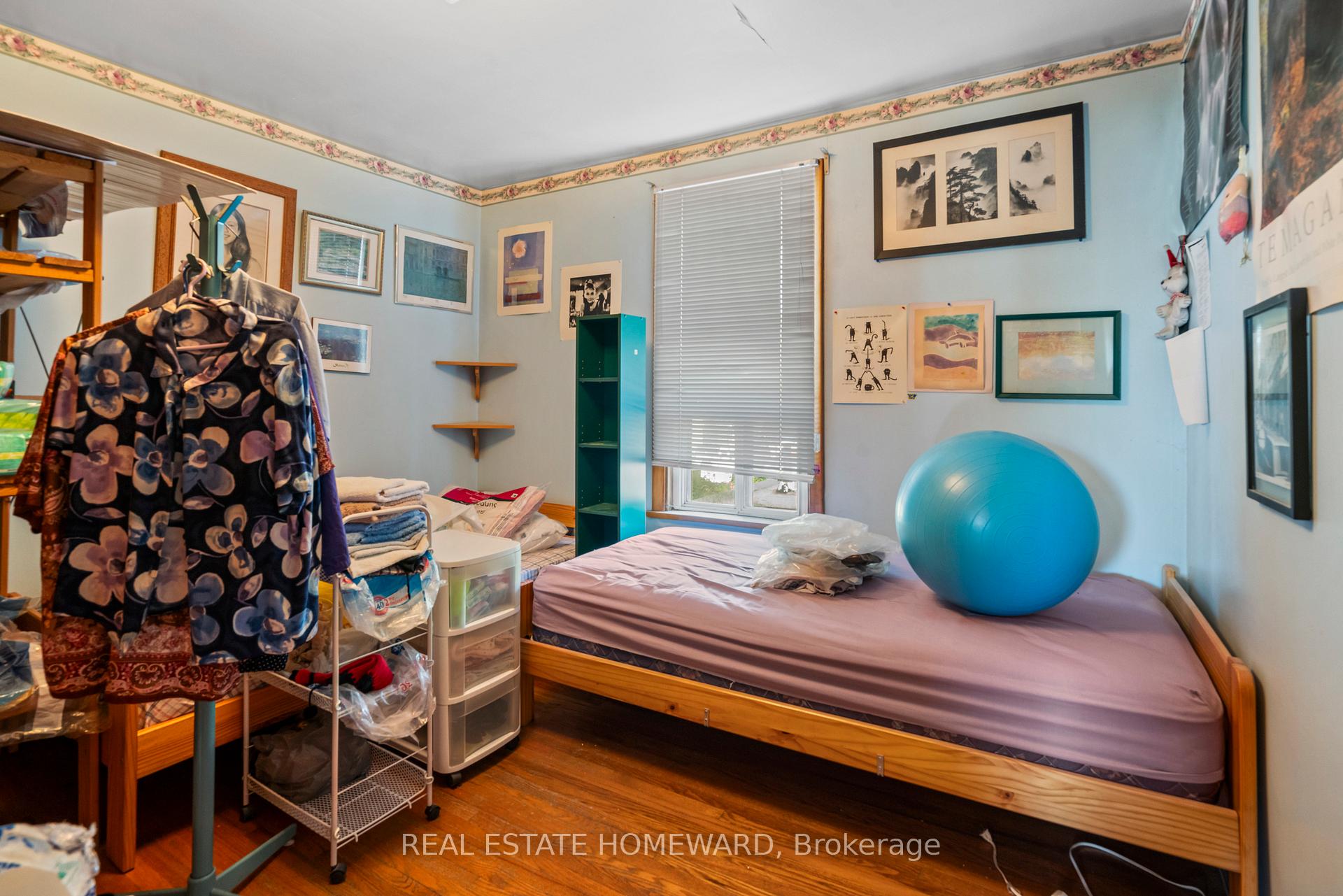 Photo 18 of 672 Strathmore Boulevard, Toronto, Woodbine-Lumsden — HOMEH