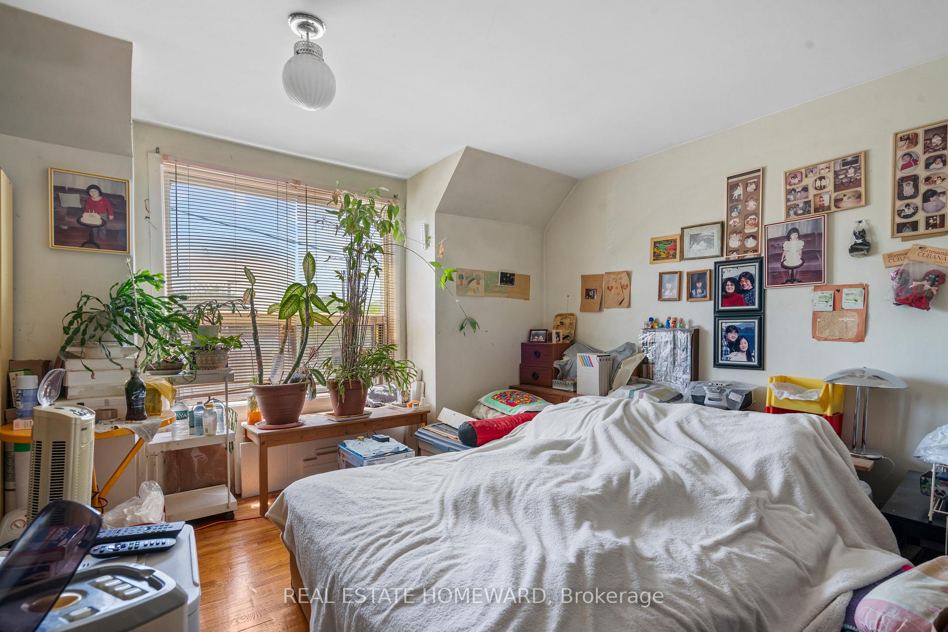 Photo 22 of 672 Strathmore Boulevard, Toronto, Woodbine-Lumsden — HOMEH