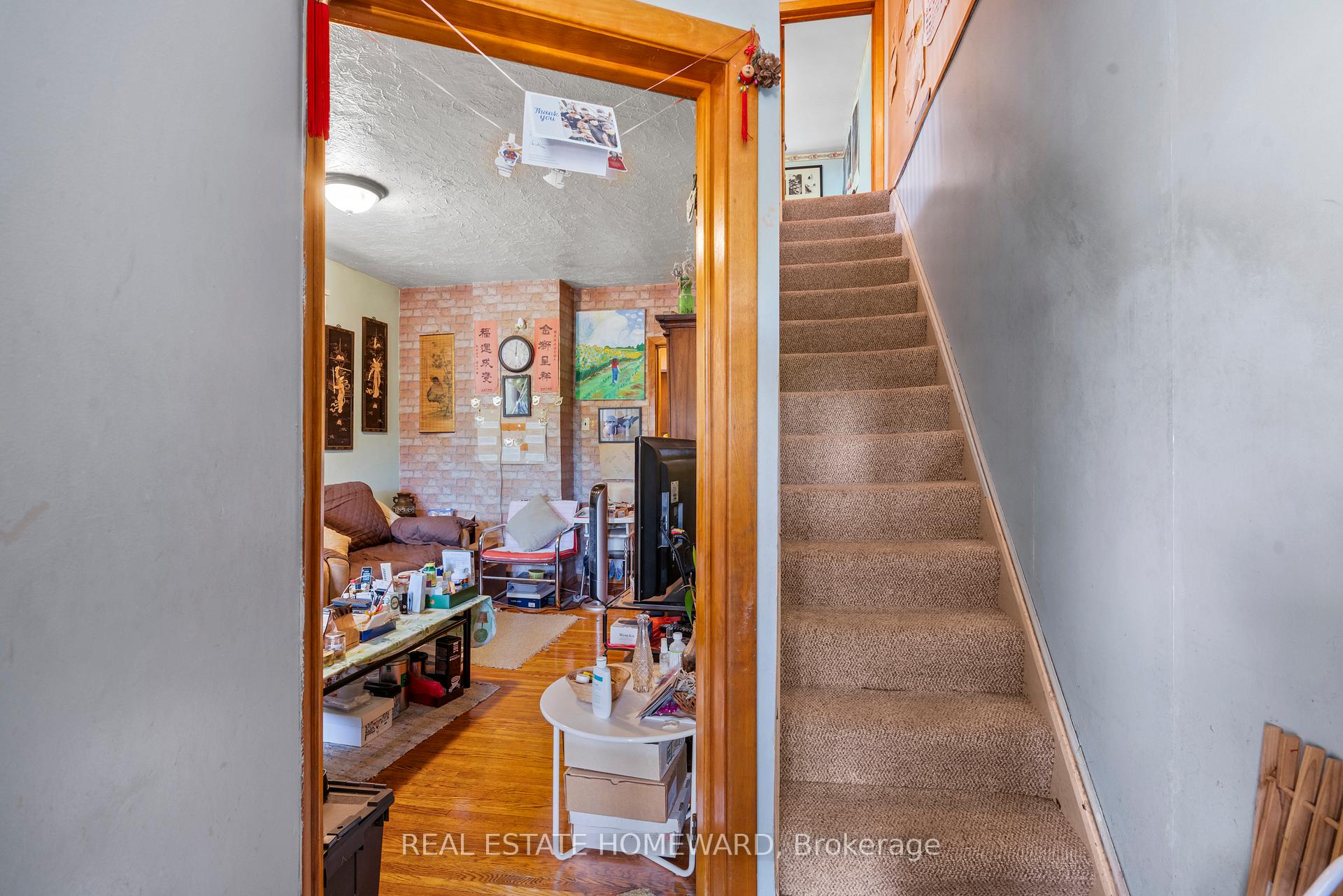 Photo 26 of 672 Strathmore Boulevard, Toronto, Woodbine-Lumsden — HOMEH
