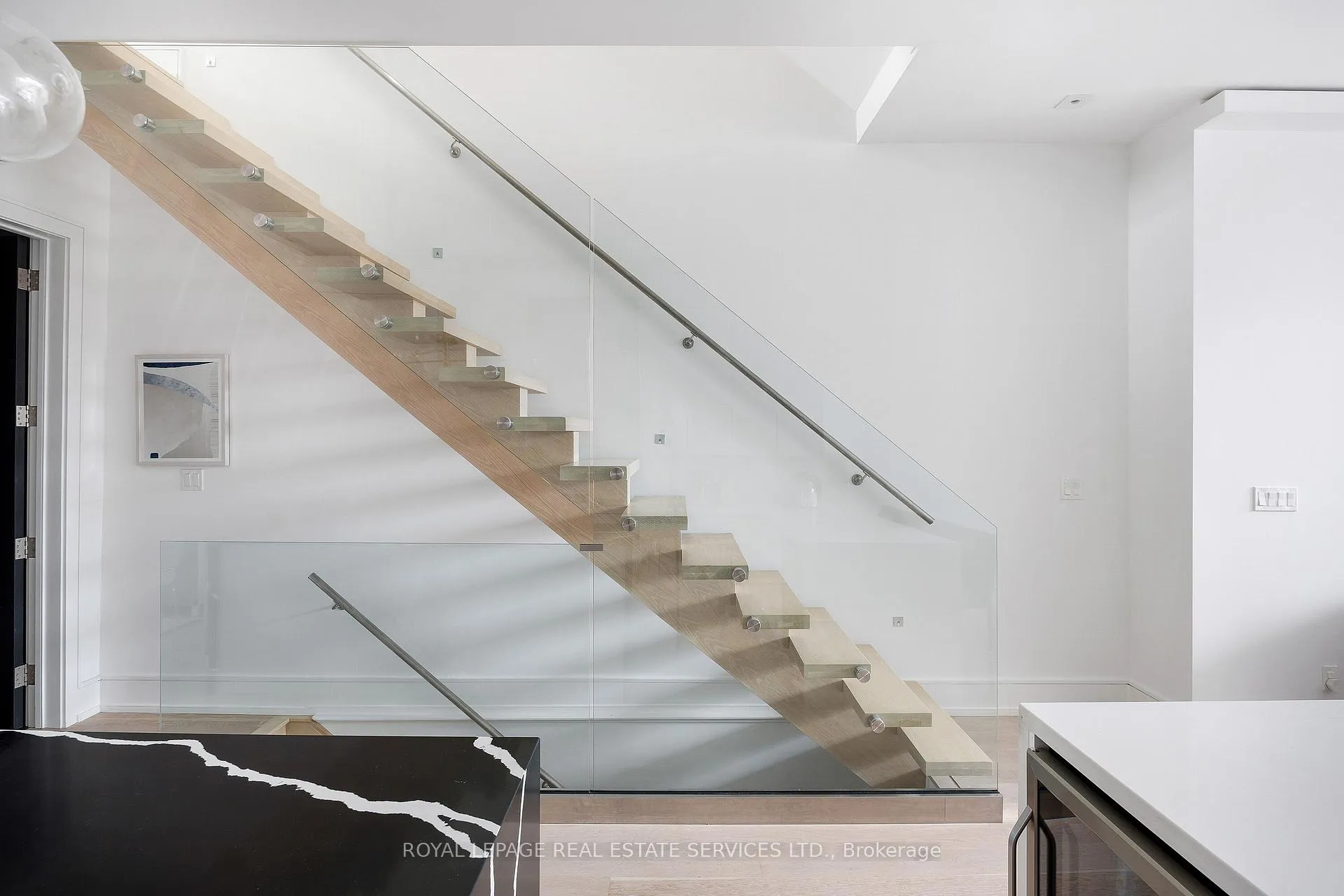 Photo 7 of 121 Markham Street, Toronto, Trinity-Bellwoods — HOMEH