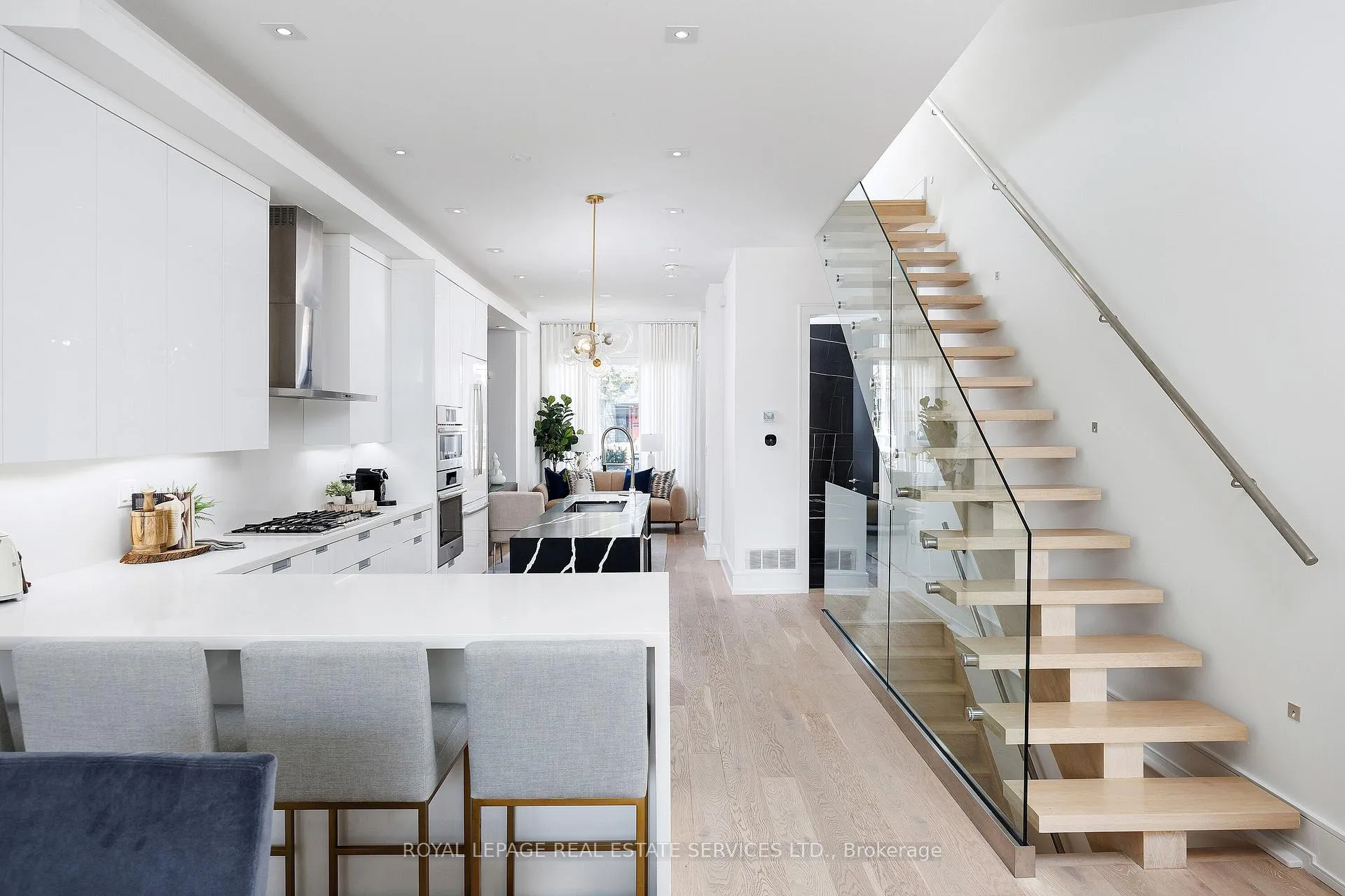 Photo 11 of 121 Markham Street, Toronto, Trinity-Bellwoods — HOMEH