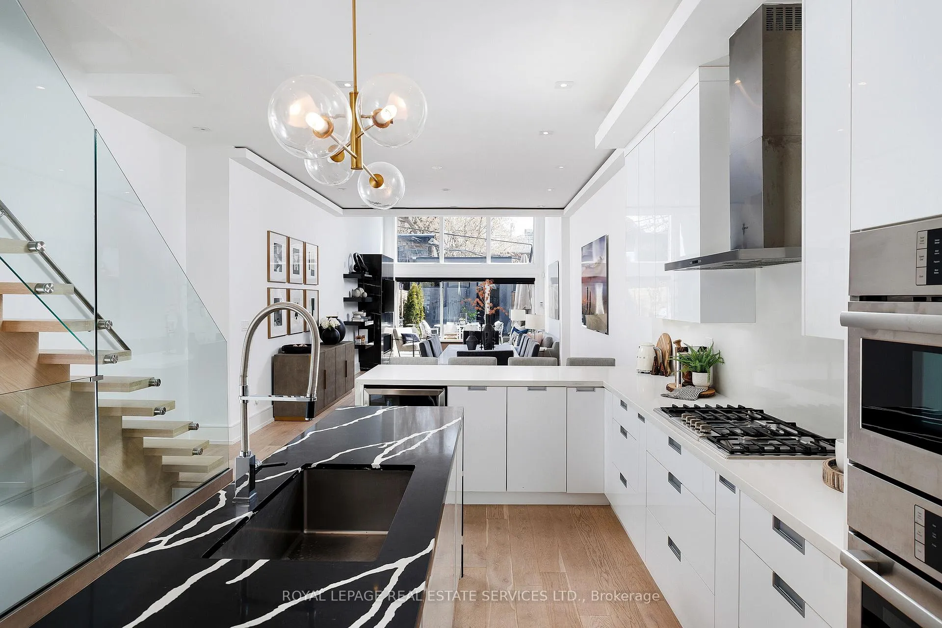 Photo 12 of 121 Markham Street, Toronto, Trinity-Bellwoods — HOMEH