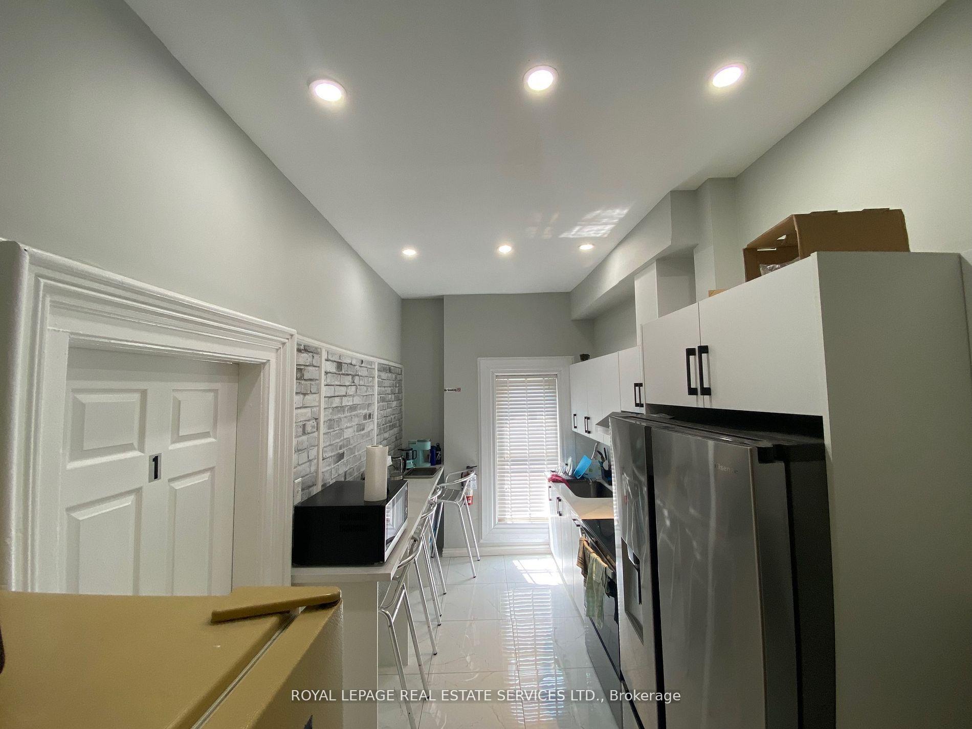 Photo 2 of Unit 201, 206 Carlton Street, Toronto, Cabbagetown-South St. James Town — HOMEH