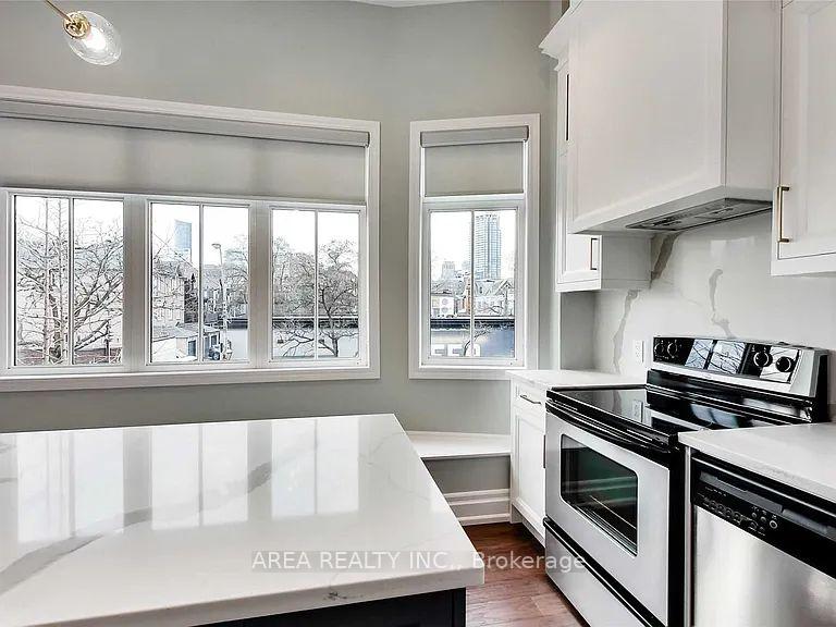 Photo 4 of 543A Parliament Street, Toronto, Cabbagetown-South St. James Town — HOMEH
