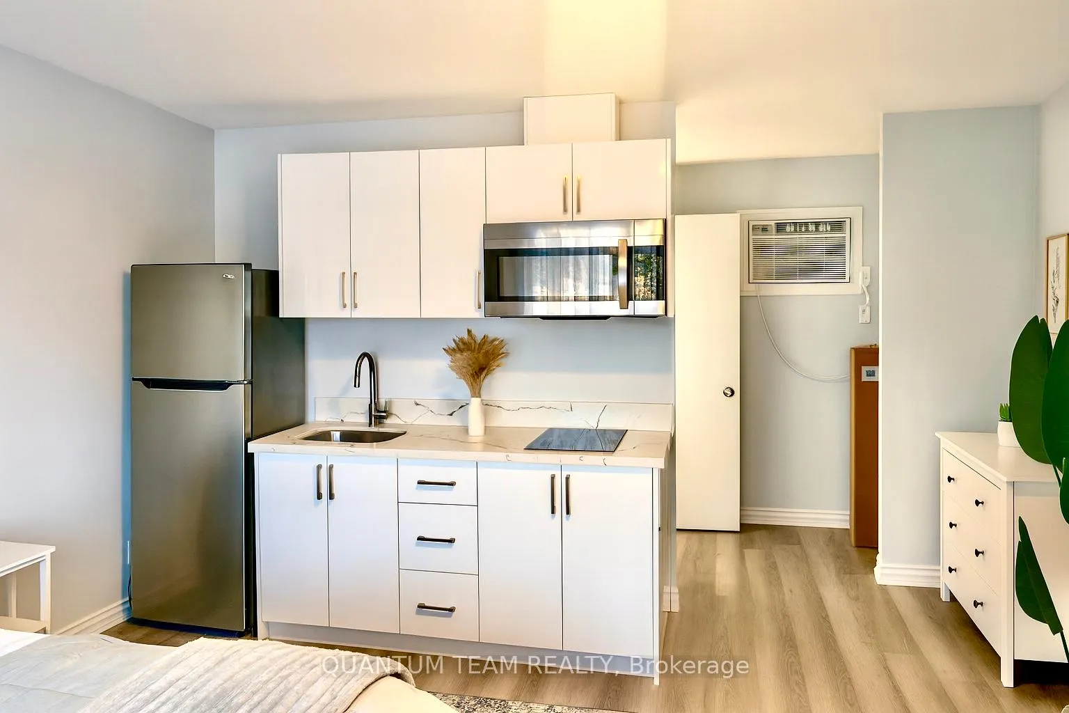 Photo 2 of 8004 Lundy's Lane, Niagara Falls, West Wood — HOMEH