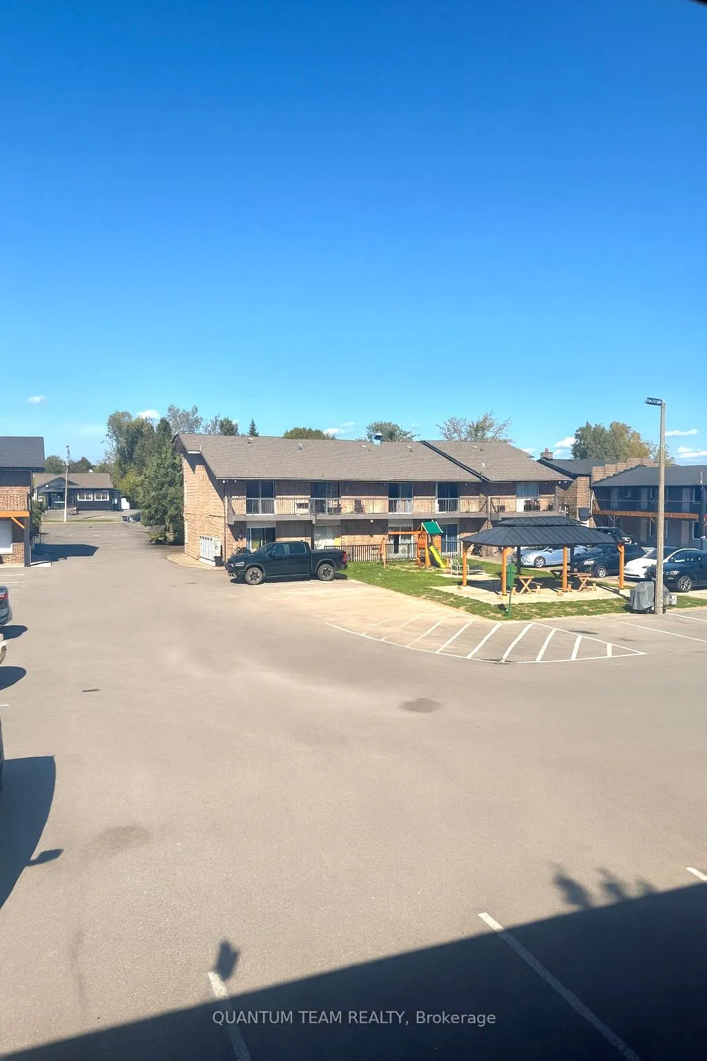 Photo 8 of 8004 Lundy's Lane, Niagara Falls, West Wood — HOMEH
