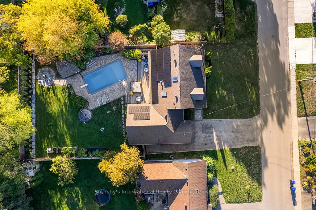 Photo 3 of 196 Ninth Street, Collingwood — HOMEH