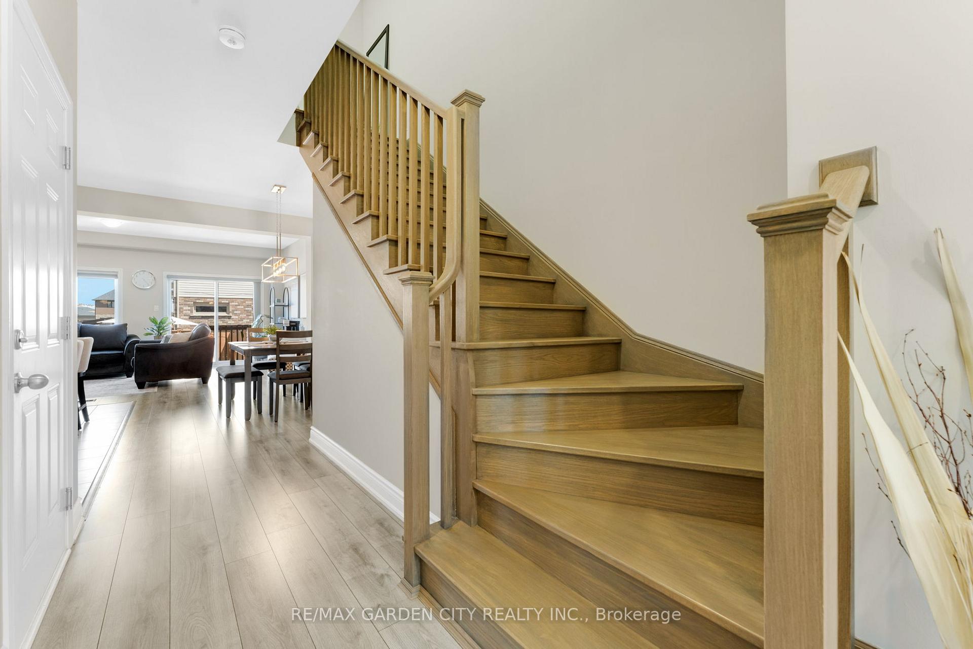 Photo 8 of 72 Homestead Way, Thorold, Rolling Meadows — HOMEH