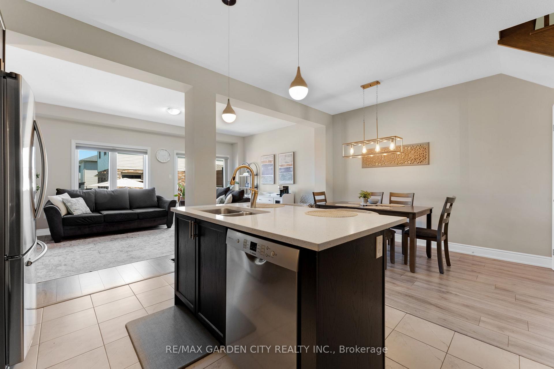 Photo 11 of 72 Homestead Way, Thorold, Rolling Meadows — HOMEH