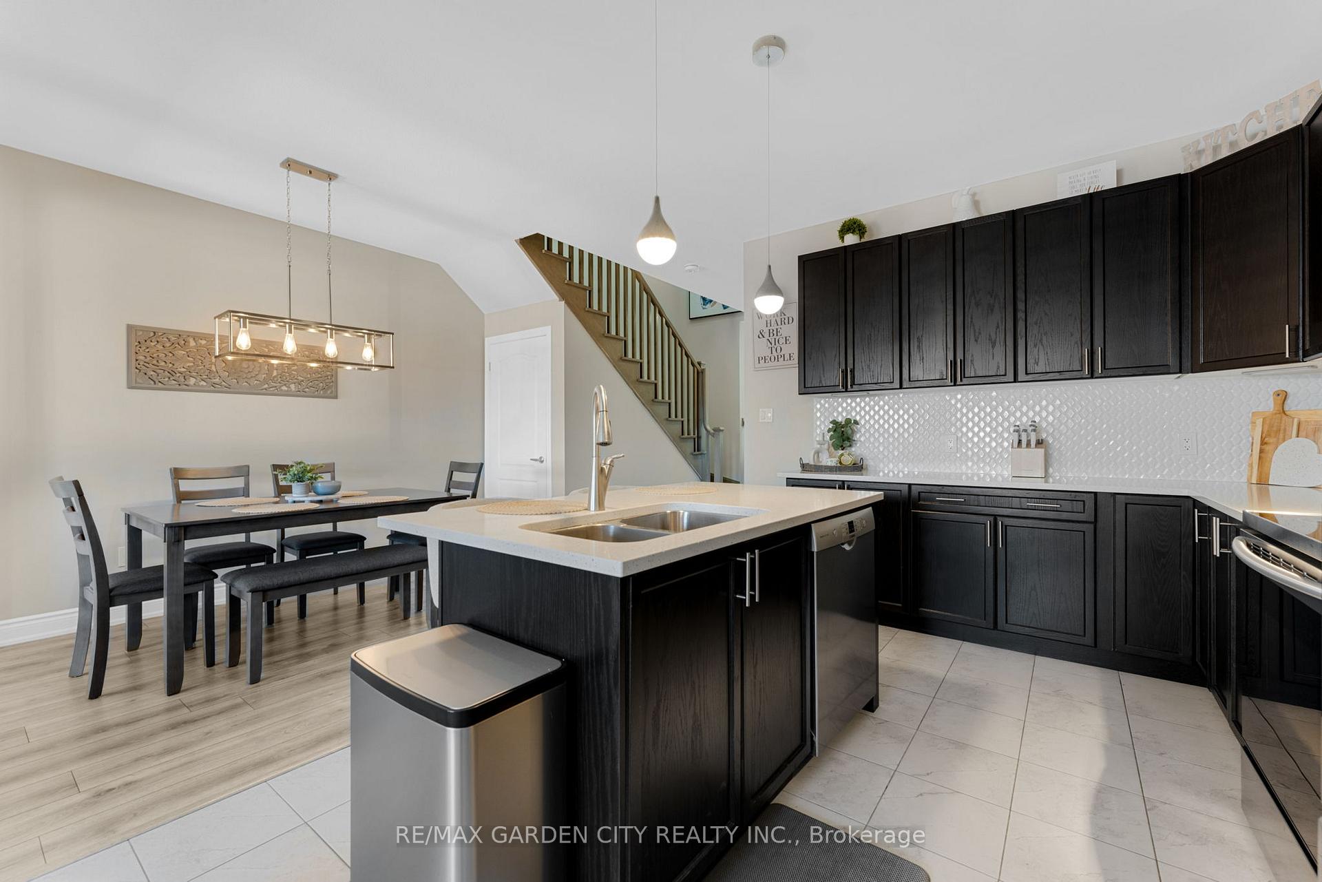 Photo 12 of 72 Homestead Way, Thorold, Rolling Meadows — HOMEH
