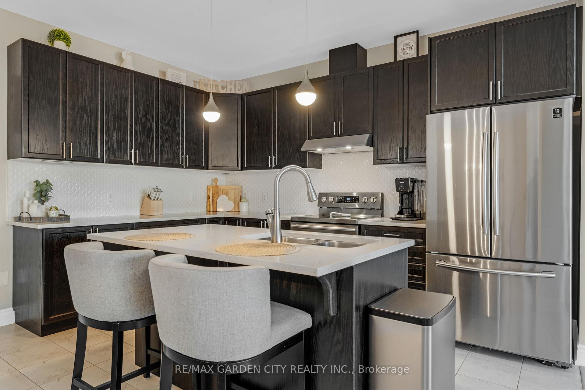 Photo 13 of 72 Homestead Way, Thorold, Rolling Meadows — HOMEH