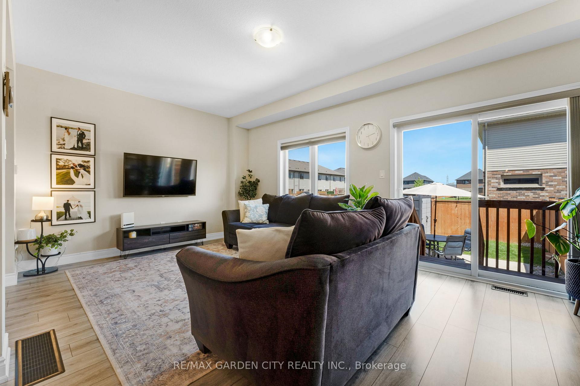 Photo 16 of 72 Homestead Way, Thorold, Rolling Meadows — HOMEH