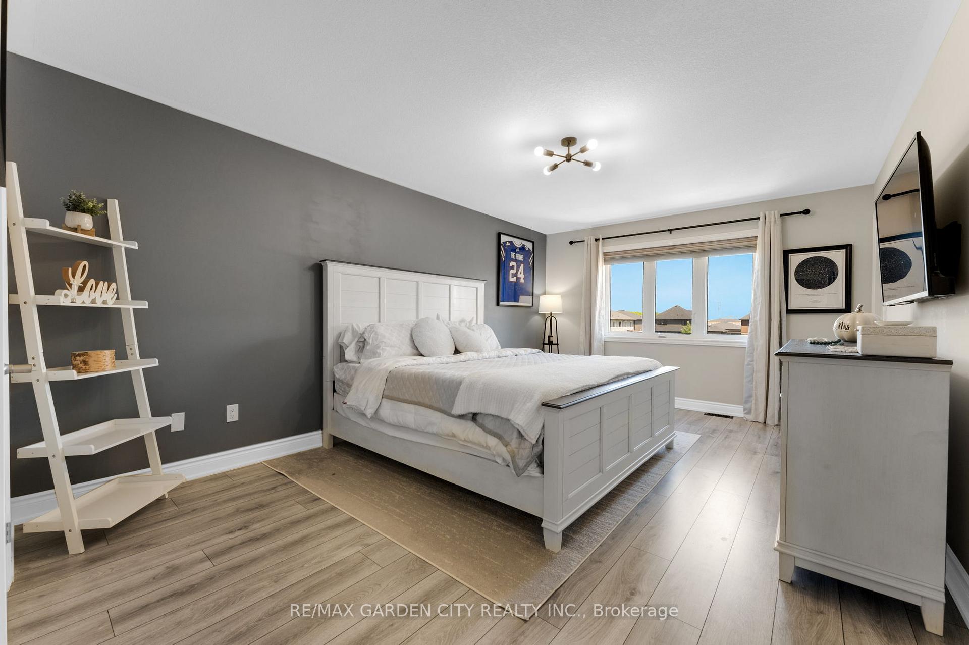 Photo 19 of 72 Homestead Way, Thorold, Rolling Meadows — HOMEH