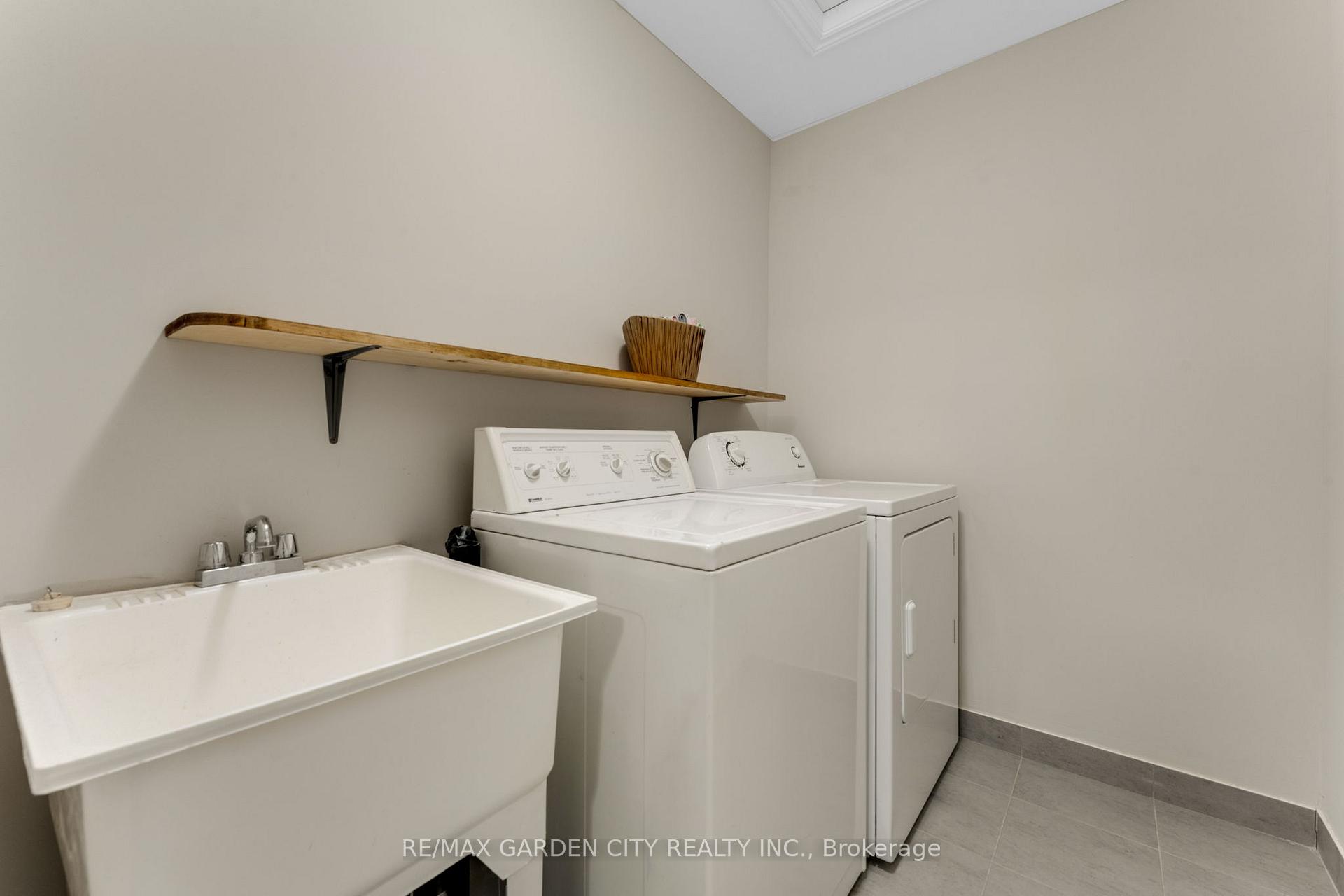 Photo 31 of 72 Homestead Way, Thorold, Rolling Meadows — HOMEH