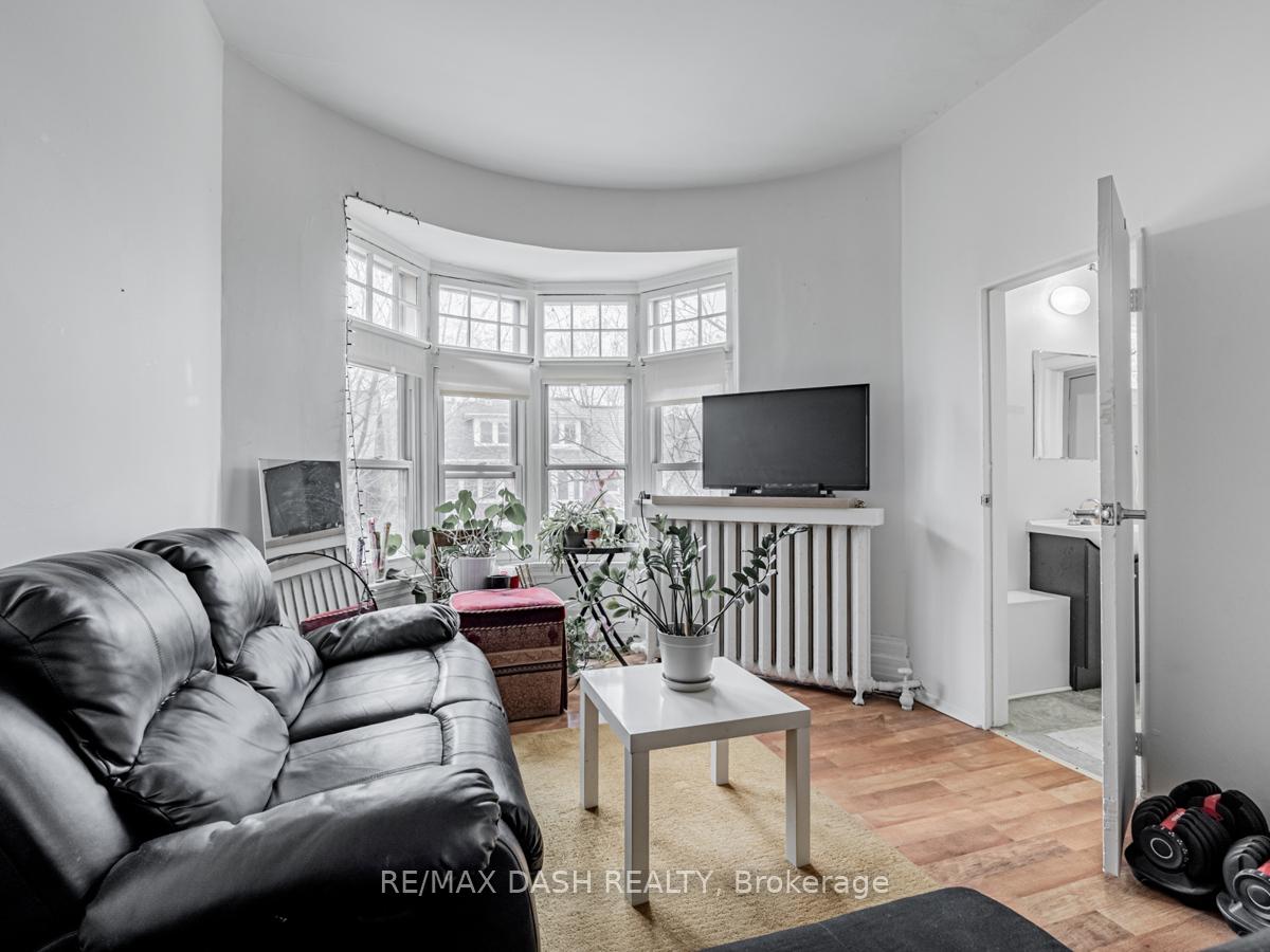 Photo 4 of Unit 201, 661 Huron Street, Toronto, The Annex — HOMEH