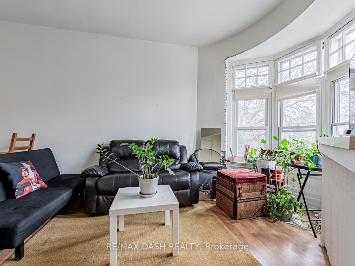 Photo 6 of Unit 201, 661 Huron Street, Toronto, The Annex — HOMEH