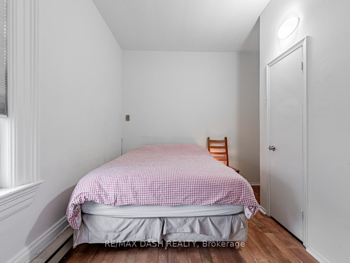 Photo 9 of Unit 201, 661 Huron Street, Toronto, The Annex — HOMEH
