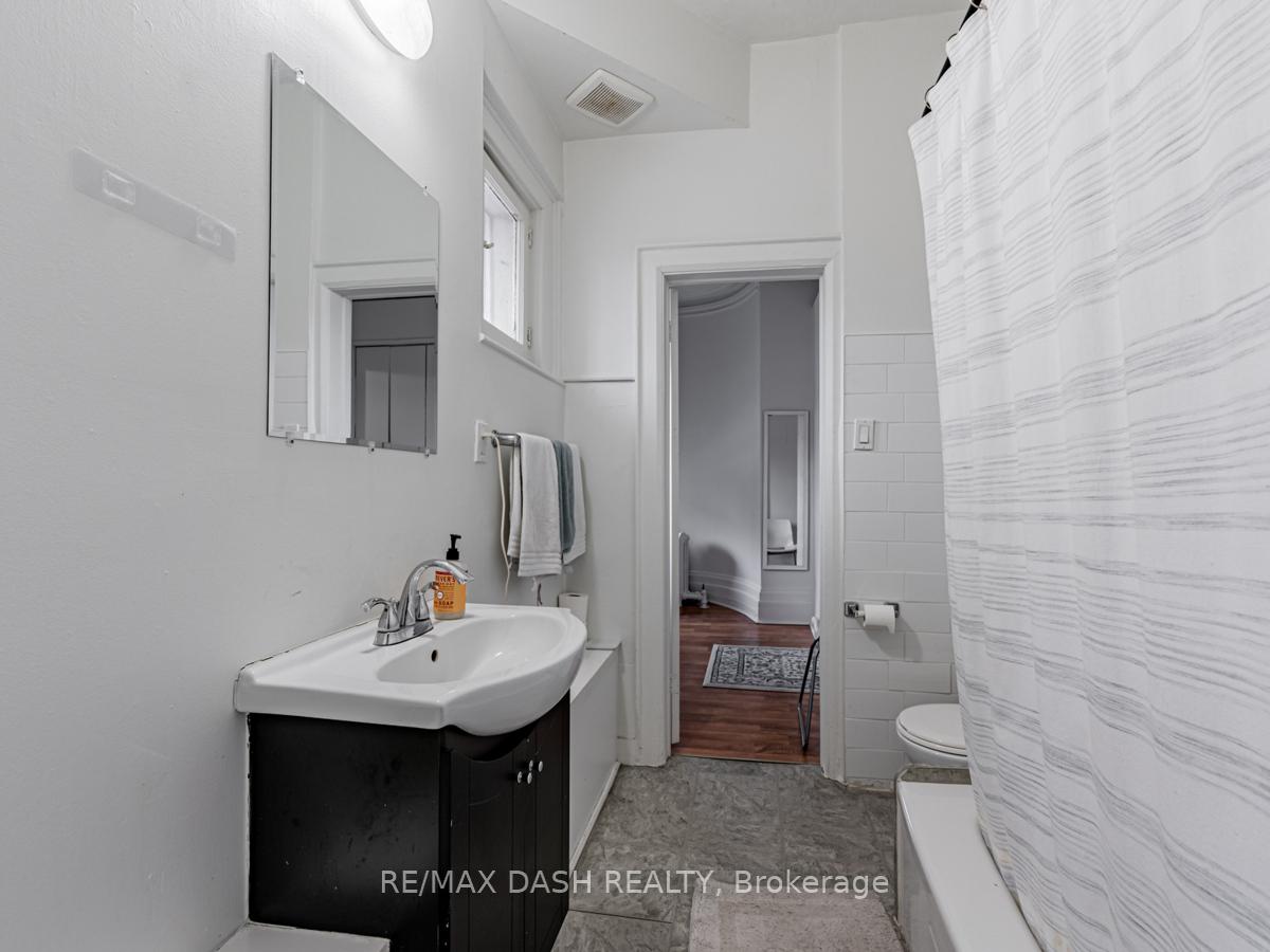 Photo 15 of Unit 201, 661 Huron Street, Toronto, The Annex — HOMEH