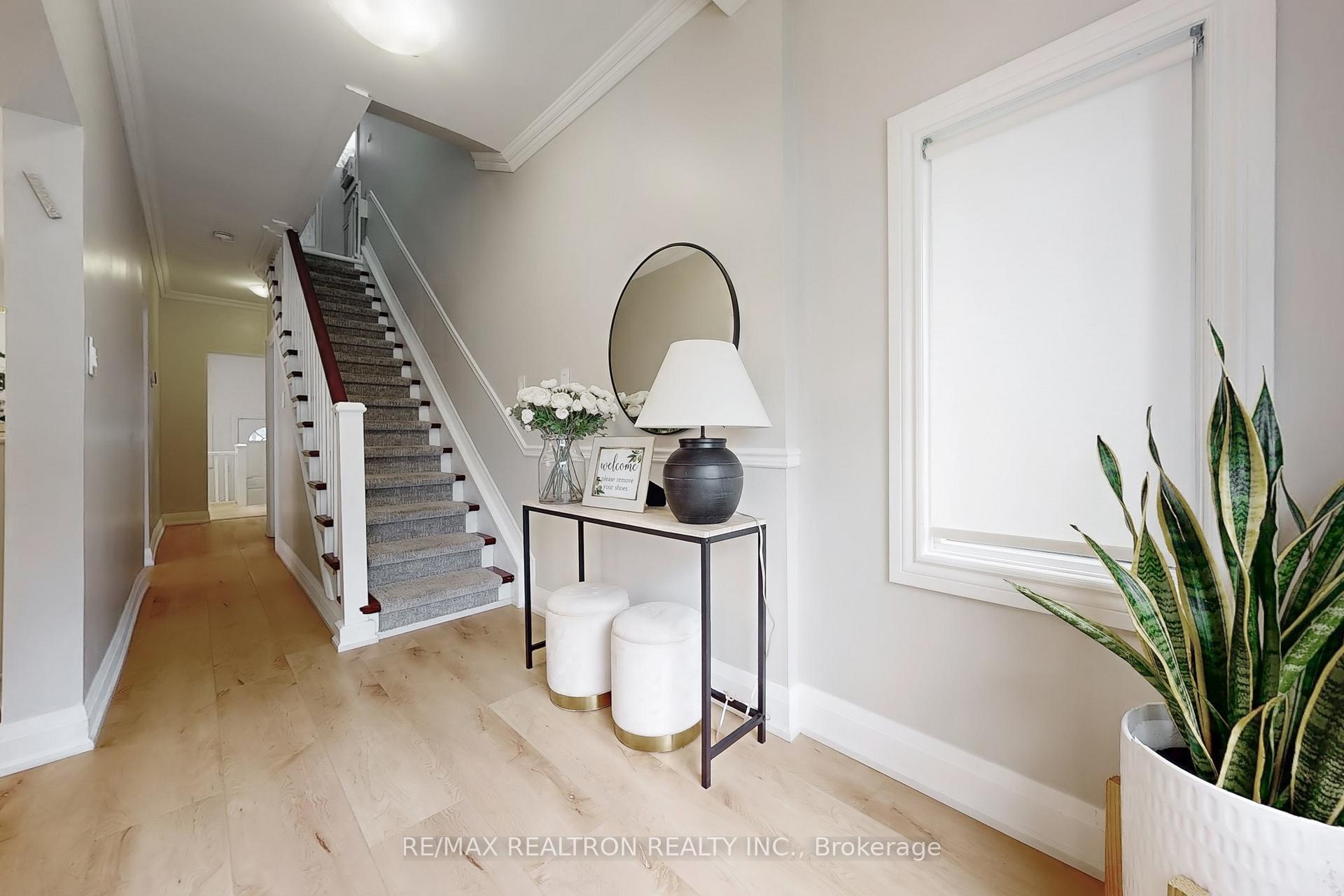 Photo 5 of 237 Winnett Avenue, Toronto, Humewood-Cedarvale — HOMEH
