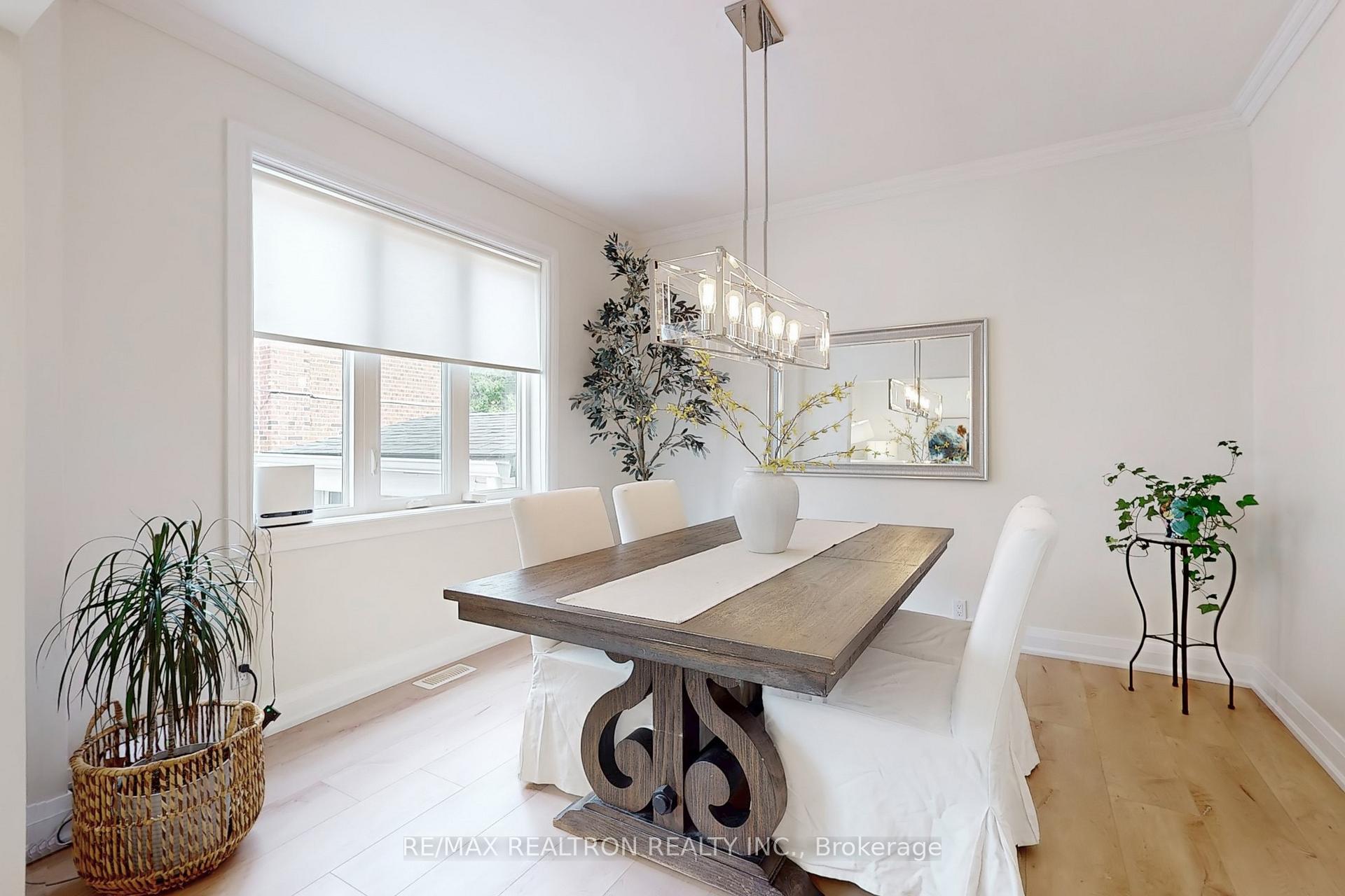Photo 11 of 237 Winnett Avenue, Toronto, Humewood-Cedarvale — HOMEH