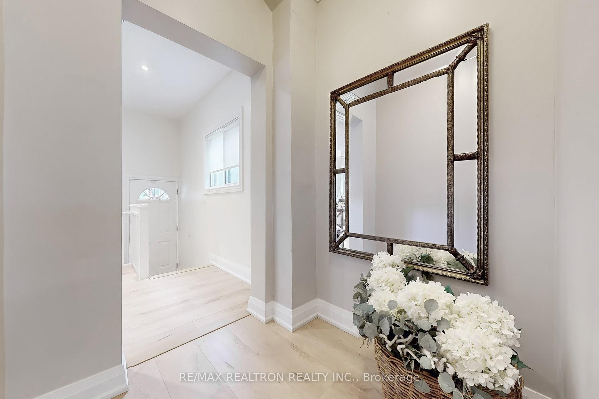 Photo 12 of 237 Winnett Avenue, Toronto, Humewood-Cedarvale — HOMEH