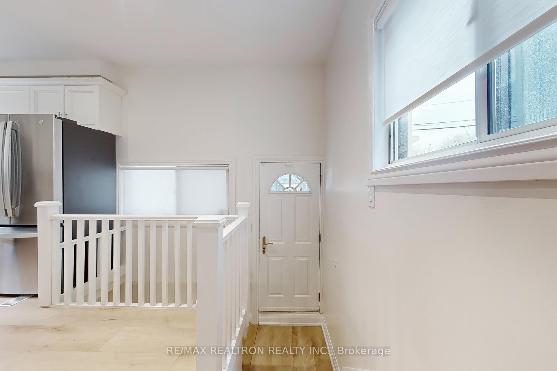 Photo 17 of 237 Winnett Avenue, Toronto, Humewood-Cedarvale — HOMEH