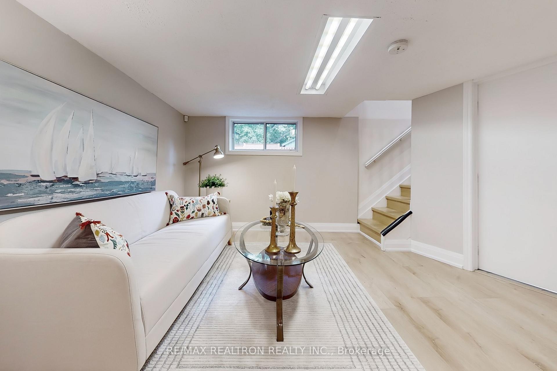 Photo 32 of 237 Winnett Avenue, Toronto, Humewood-Cedarvale — HOMEH