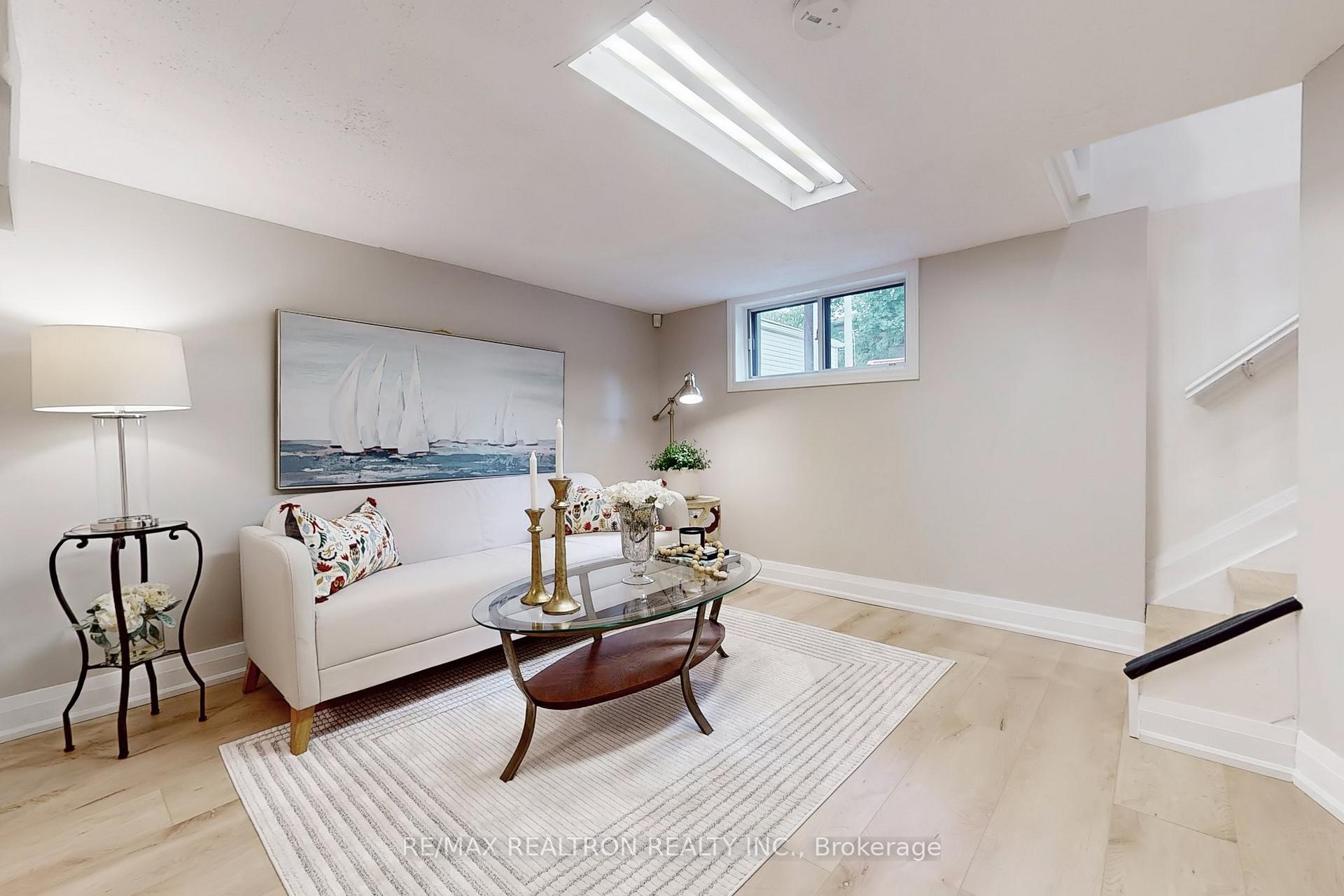 Photo 33 of 237 Winnett Avenue, Toronto, Humewood-Cedarvale — HOMEH