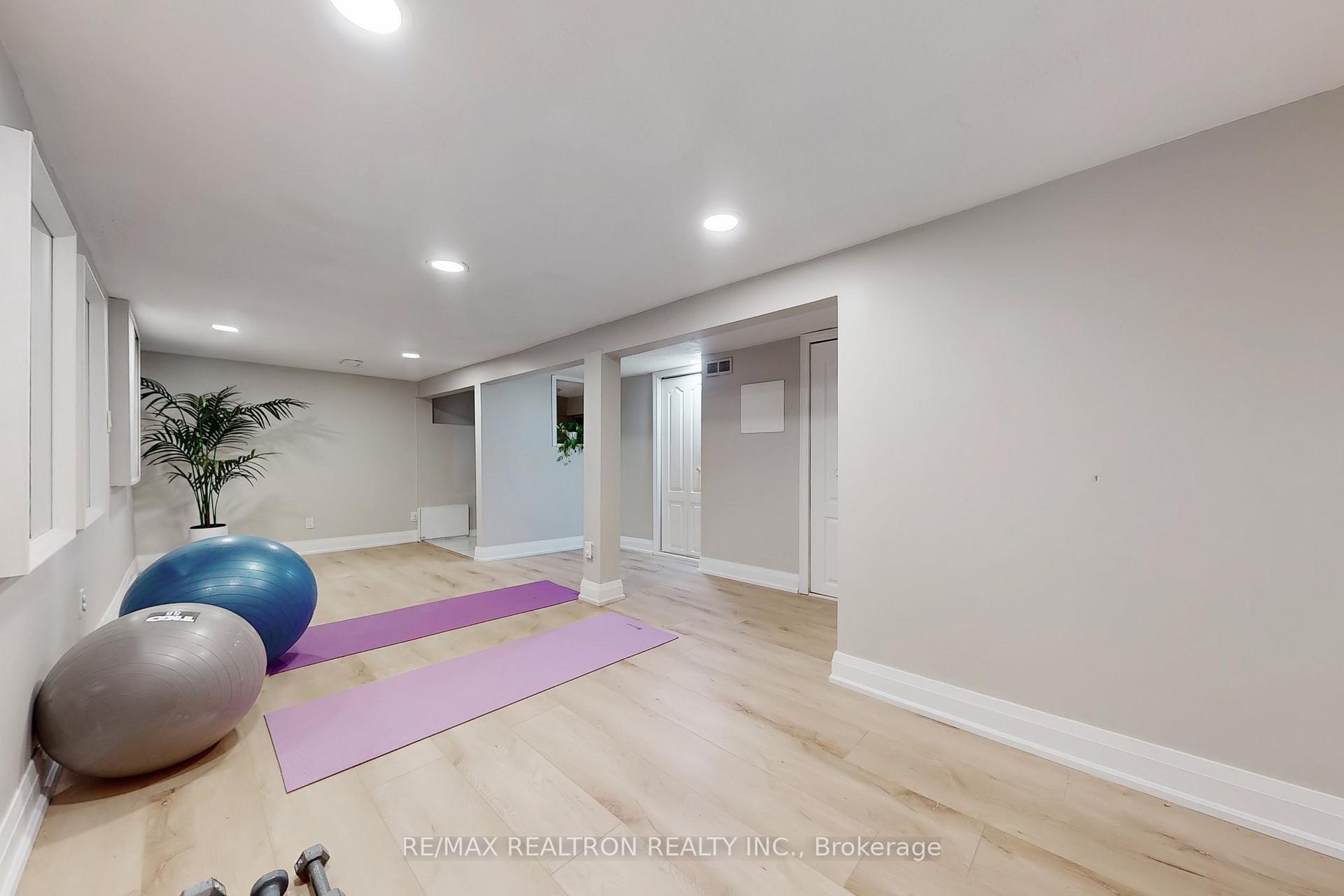 Photo 34 of 237 Winnett Avenue, Toronto, Humewood-Cedarvale — HOMEH