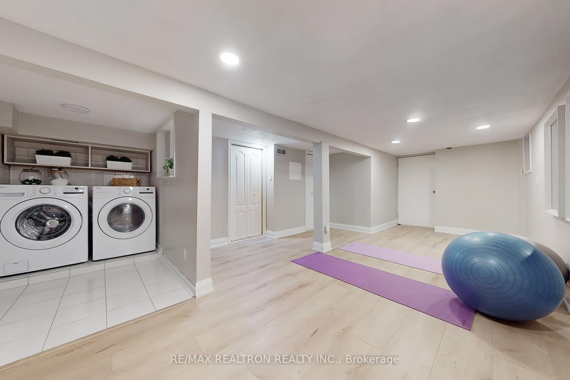 Photo 35 of 237 Winnett Avenue, Toronto, Humewood-Cedarvale — HOMEH