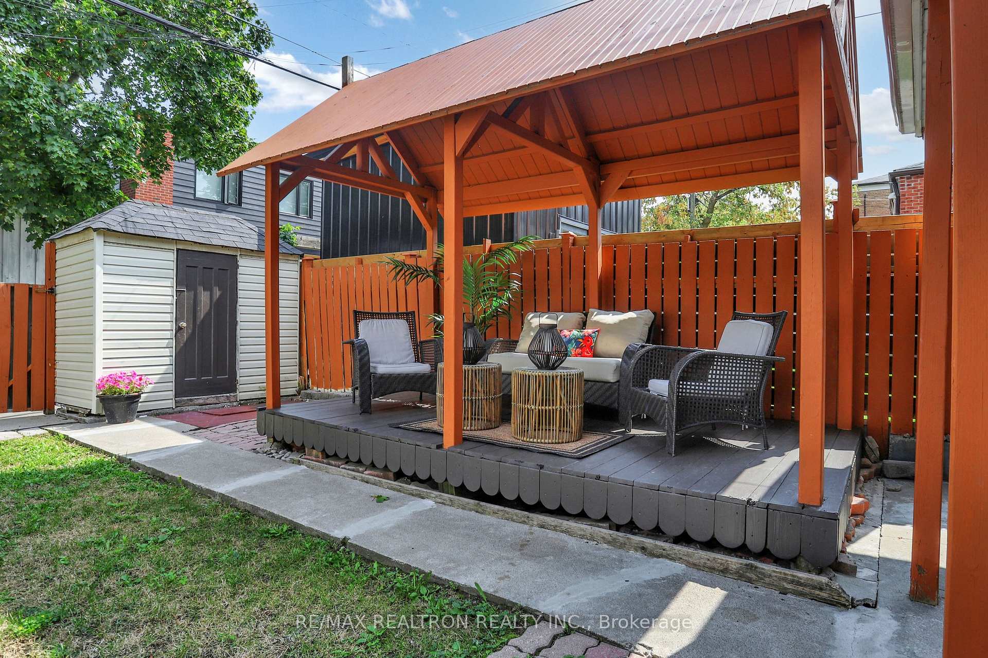Photo 37 of 237 Winnett Avenue, Toronto, Humewood-Cedarvale — HOMEH