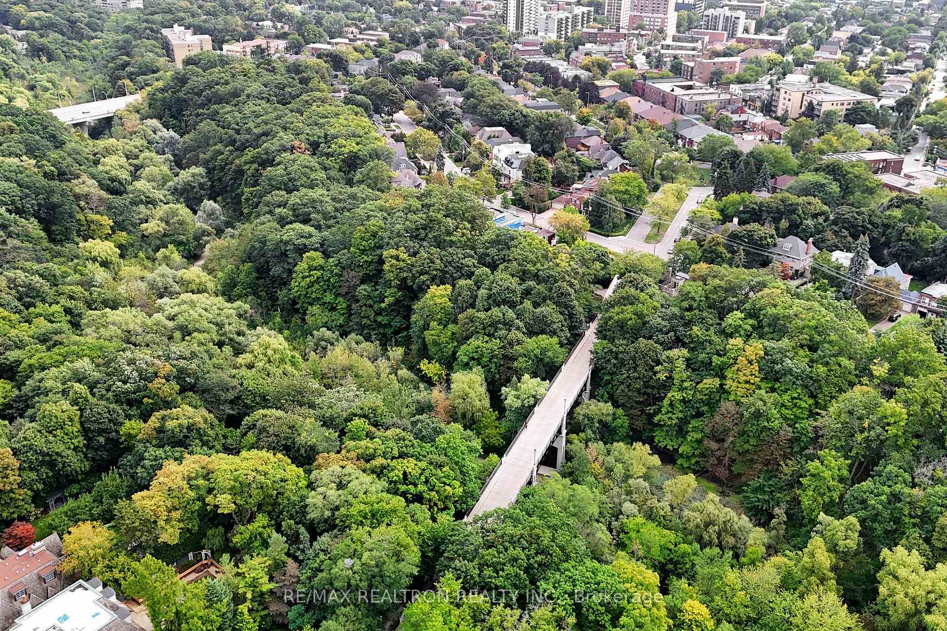 Photo 42 of 237 Winnett Avenue, Toronto, Humewood-Cedarvale — HOMEH