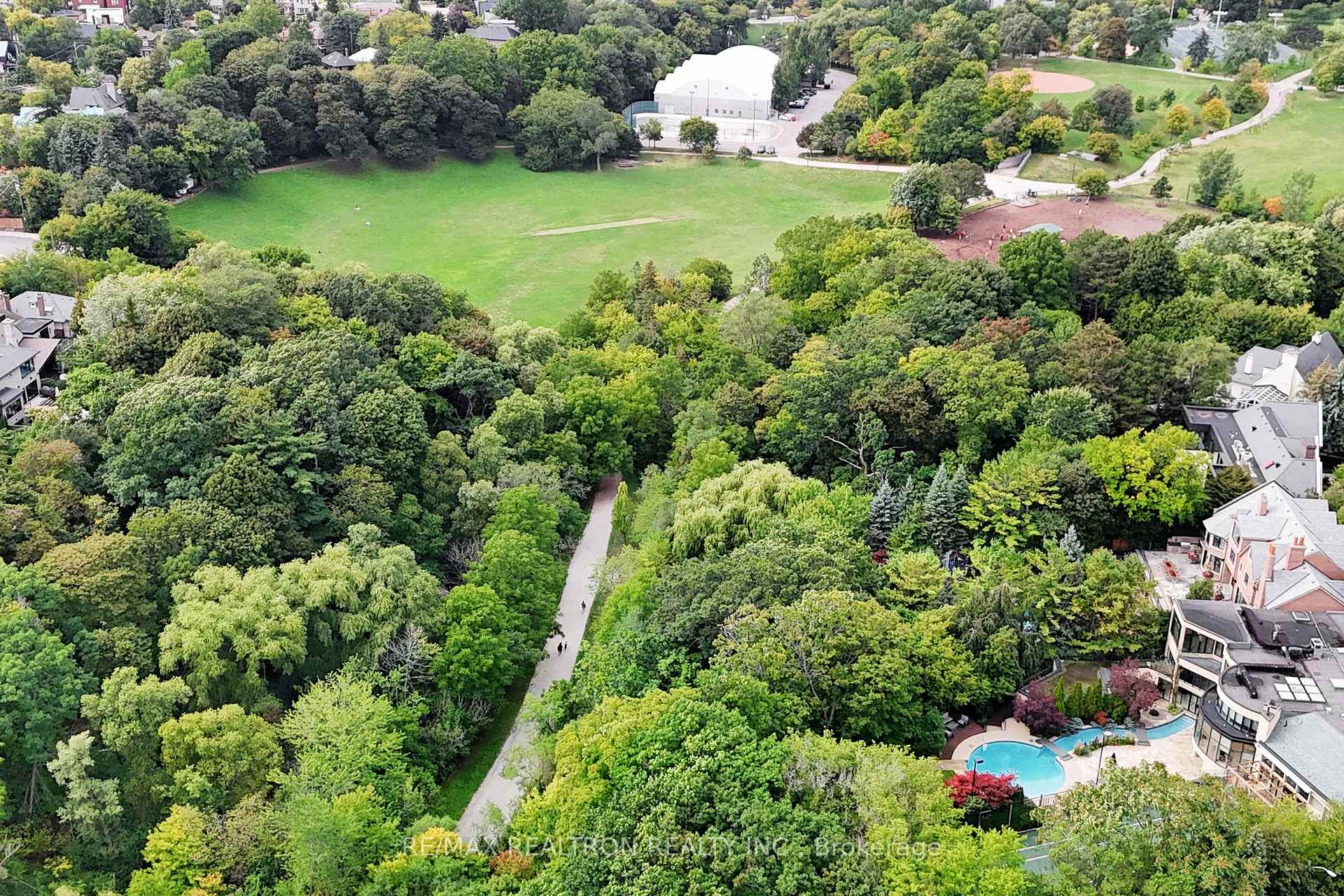 Photo 43 of 237 Winnett Avenue, Toronto, Humewood-Cedarvale — HOMEH