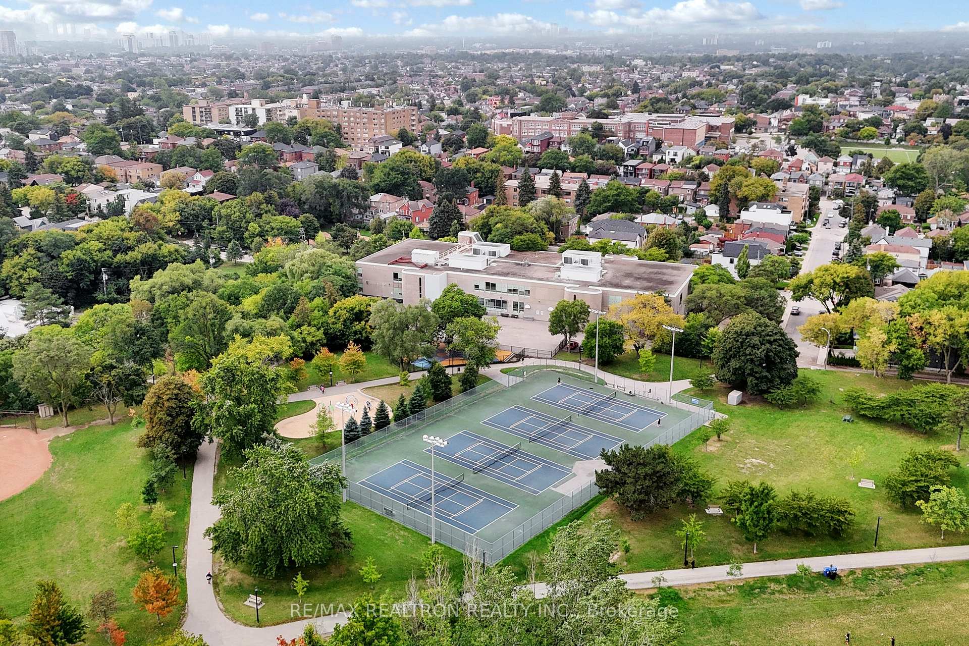 Photo 45 of 237 Winnett Avenue, Toronto, Humewood-Cedarvale — HOMEH