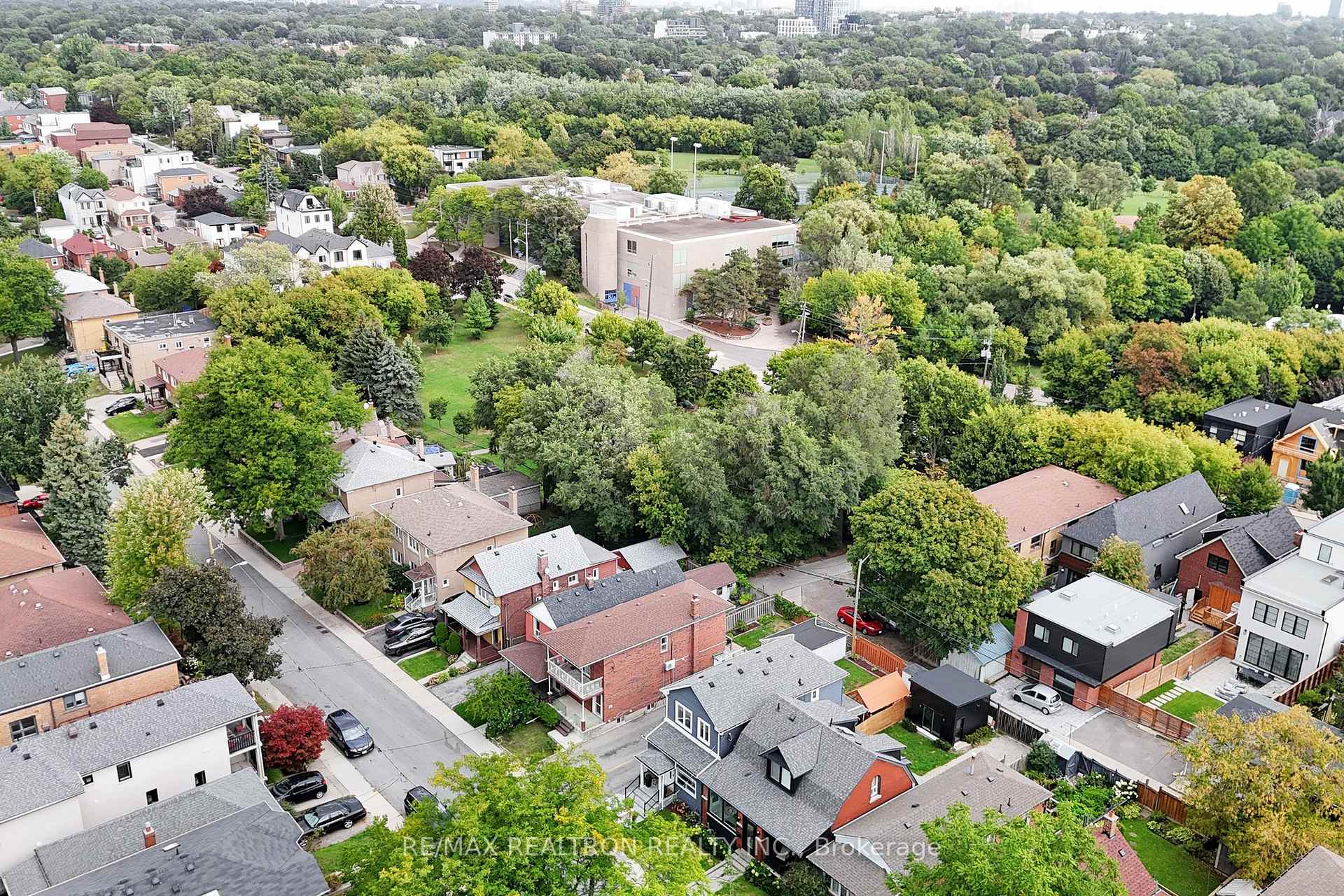 Photo 47 of 237 Winnett Avenue, Toronto, Humewood-Cedarvale — HOMEH