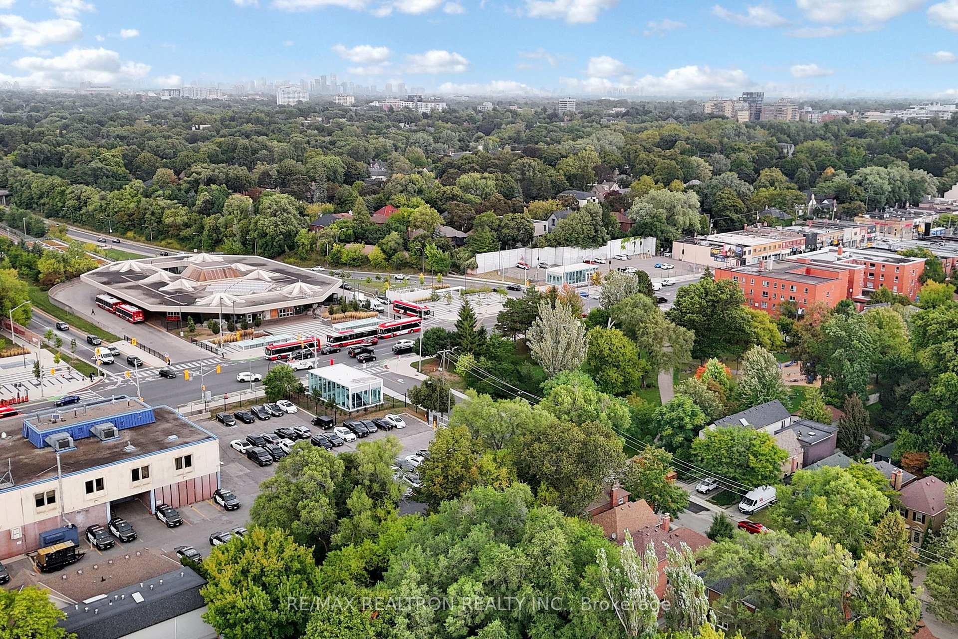 Photo 48 of 237 Winnett Avenue, Toronto, Humewood-Cedarvale — HOMEH