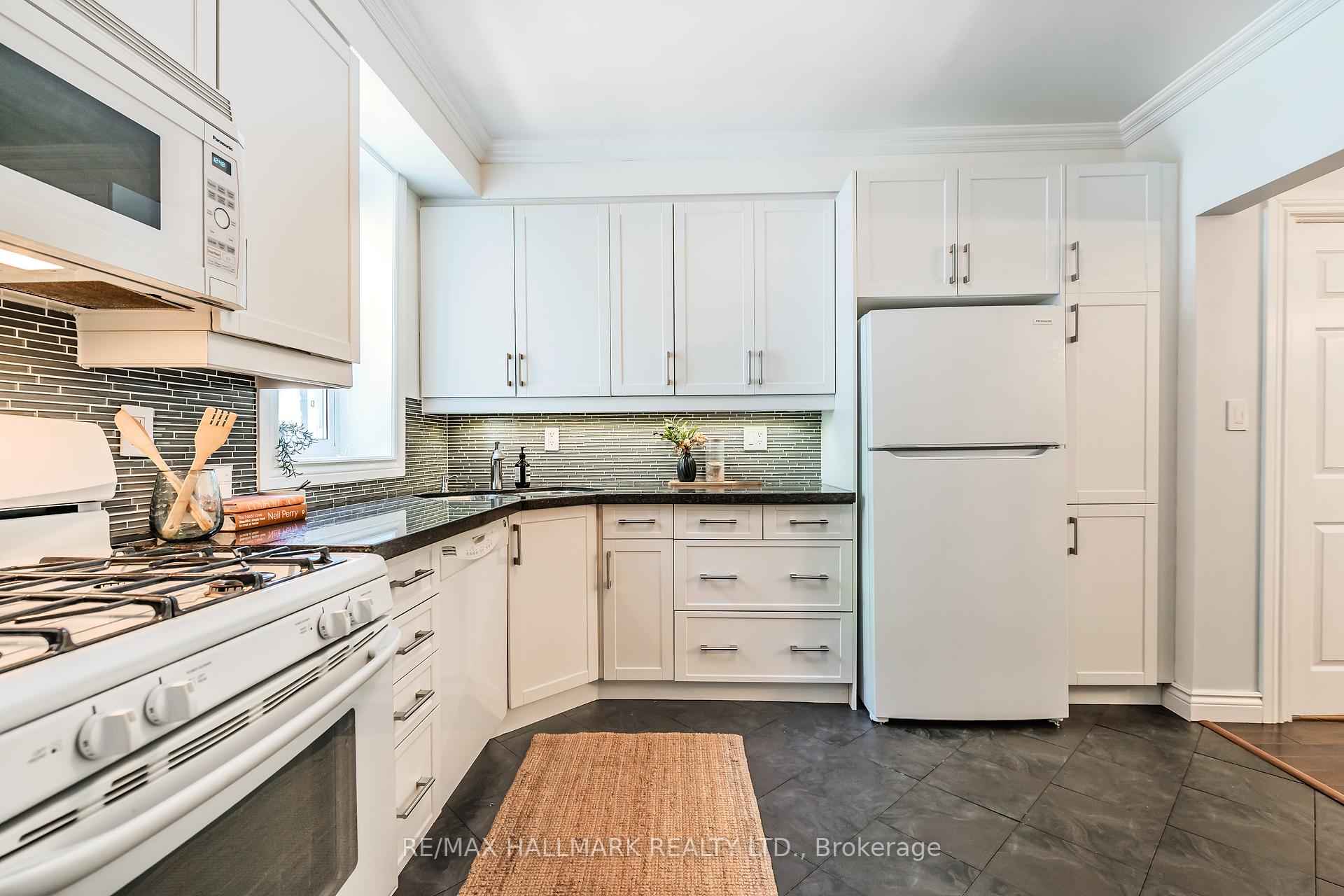 Photo 15 of 152 Hastings Avenue, Toronto, South Riverdale — HOMEH
