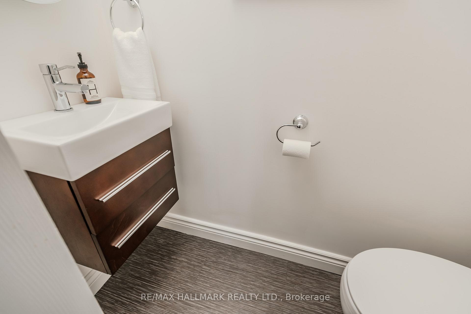 Photo 16 of 152 Hastings Avenue, Toronto, South Riverdale — HOMEH