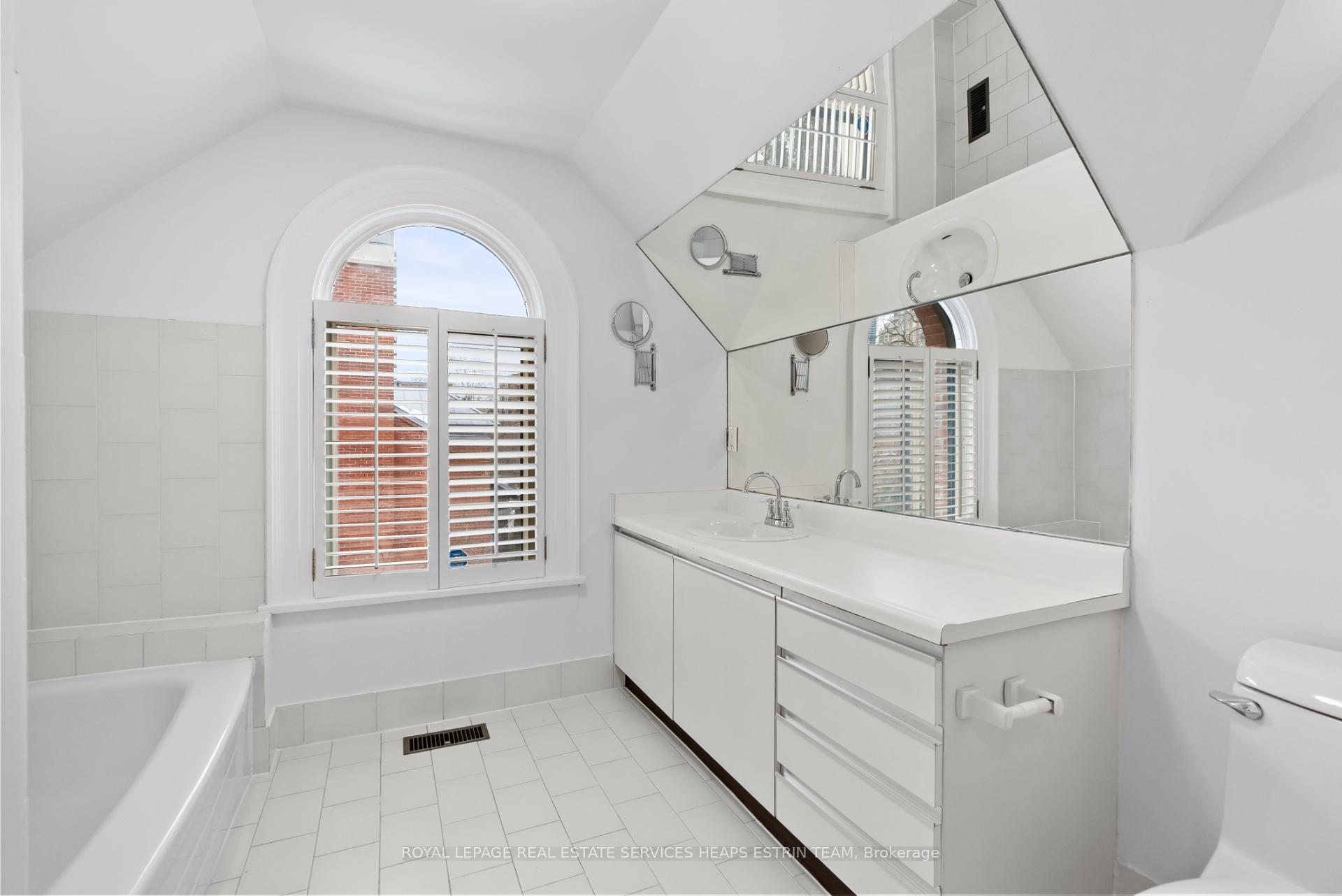 Photo 22 of 65 Elgin Avenue, Toronto, The Annex — HOMEH