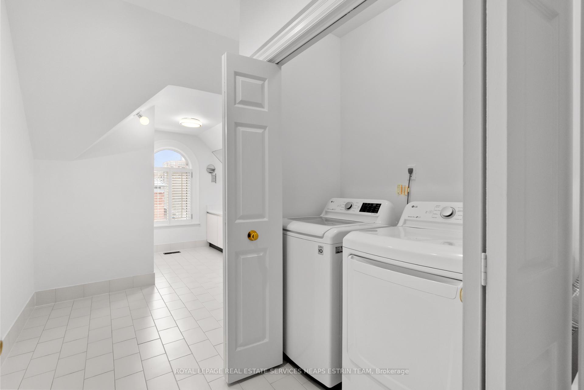 Photo 24 of 65 Elgin Avenue, Toronto, The Annex — HOMEH