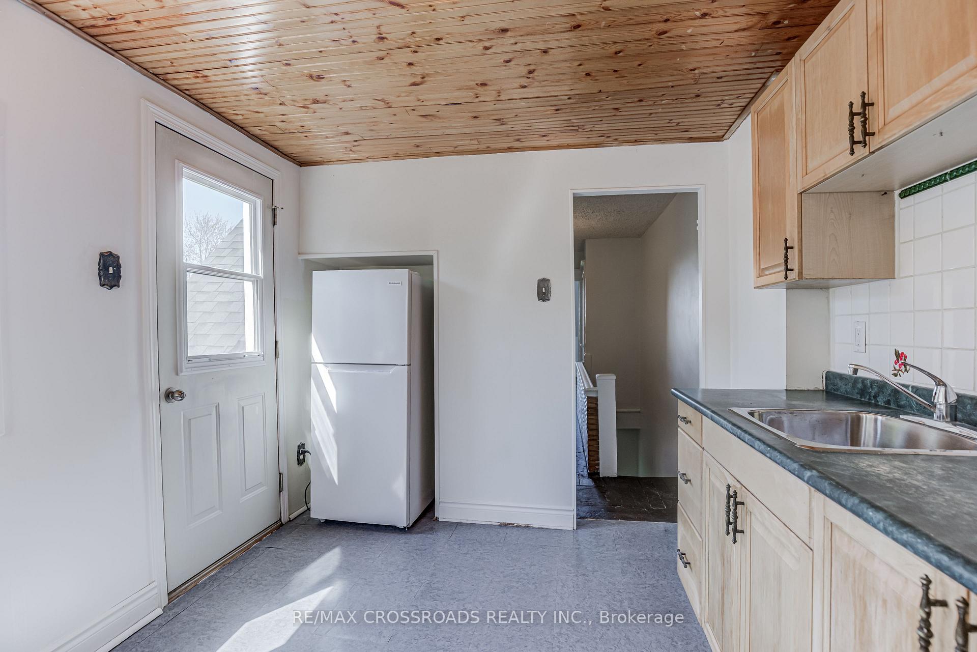 Photo 23 of 87 Wembley Drive, Toronto, Woodbine Corridor — HOMEH