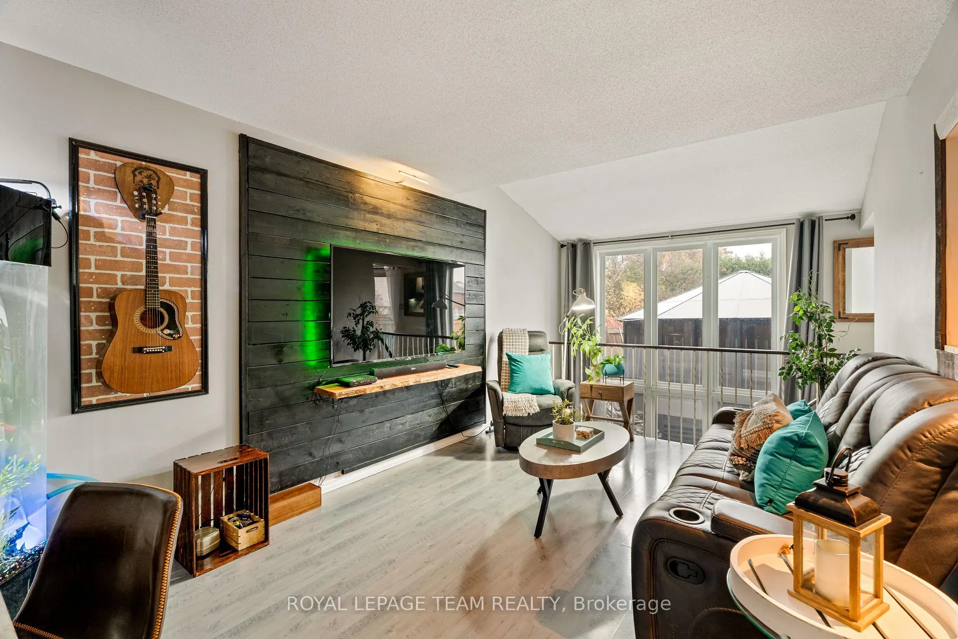 Photo 10 of 168 Midsummer Terrace, Ottawa, Queenswood Heights South — HOMEH