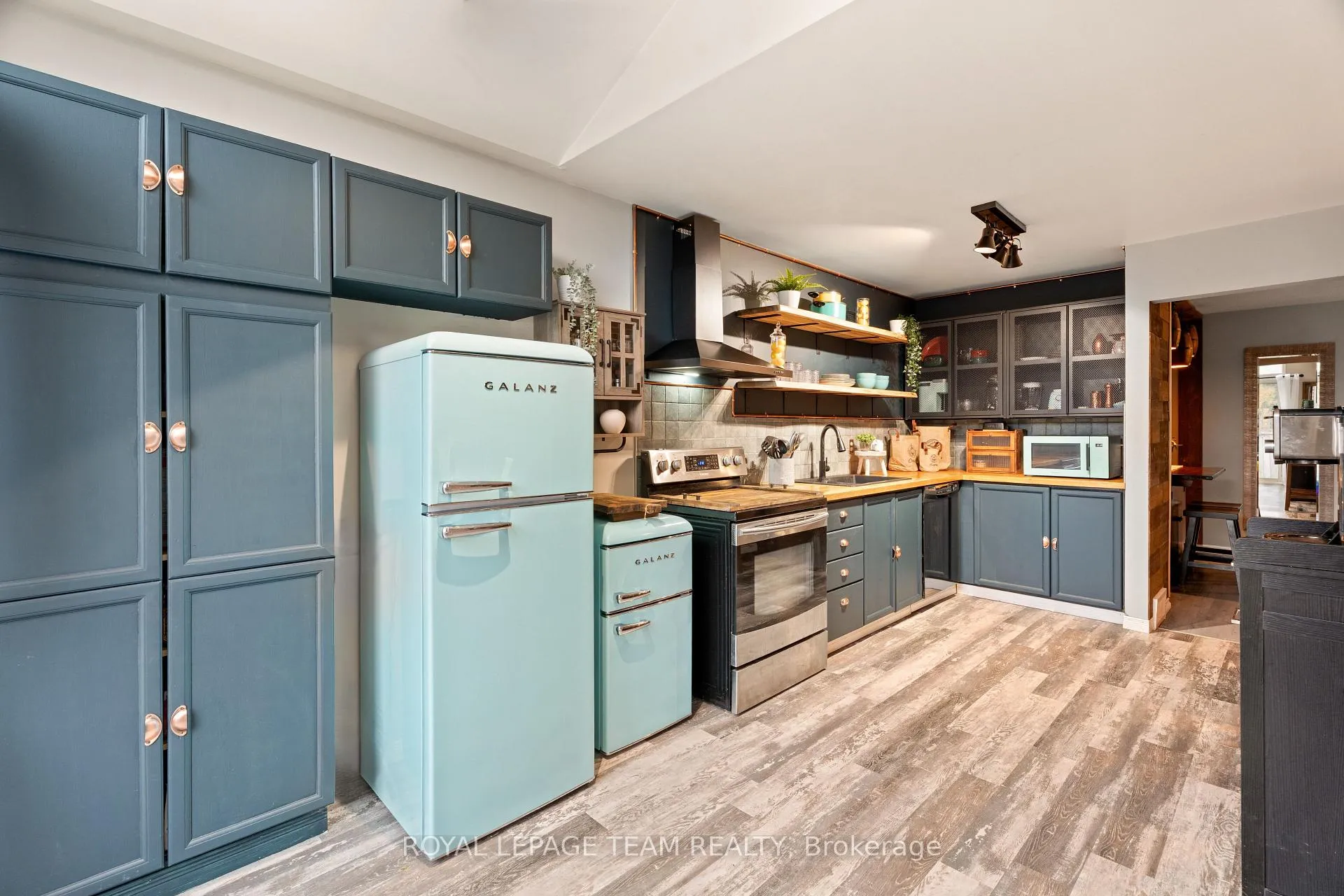 Photo 12 of 168 Midsummer Terrace, Ottawa, Queenswood Heights South — HOMEH