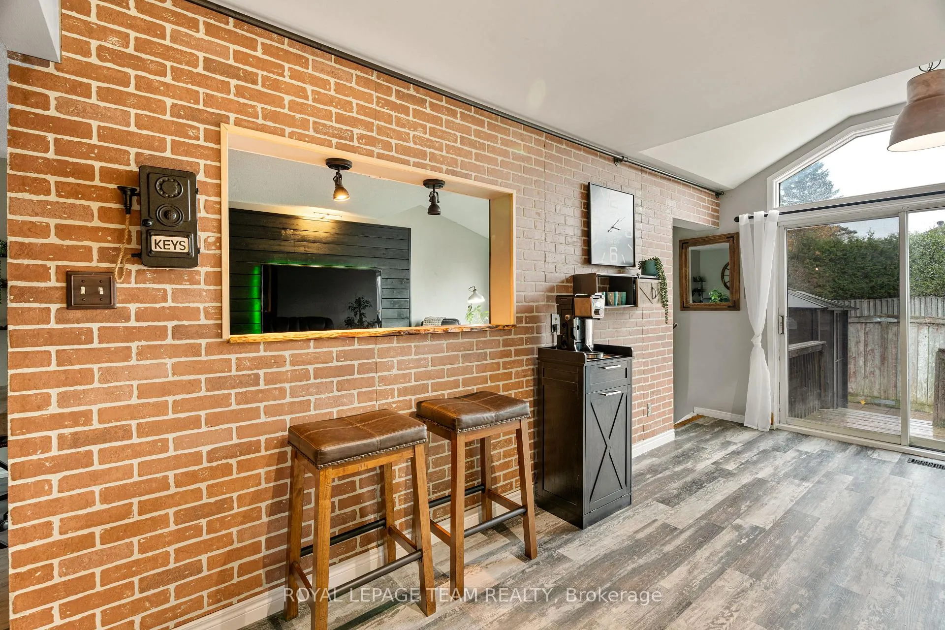 Photo 13 of 168 Midsummer Terrace, Ottawa, Queenswood Heights South — HOMEH