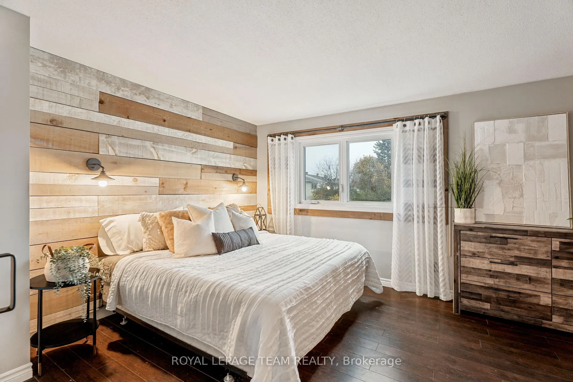Photo 15 of 168 Midsummer Terrace, Ottawa, Queenswood Heights South — HOMEH