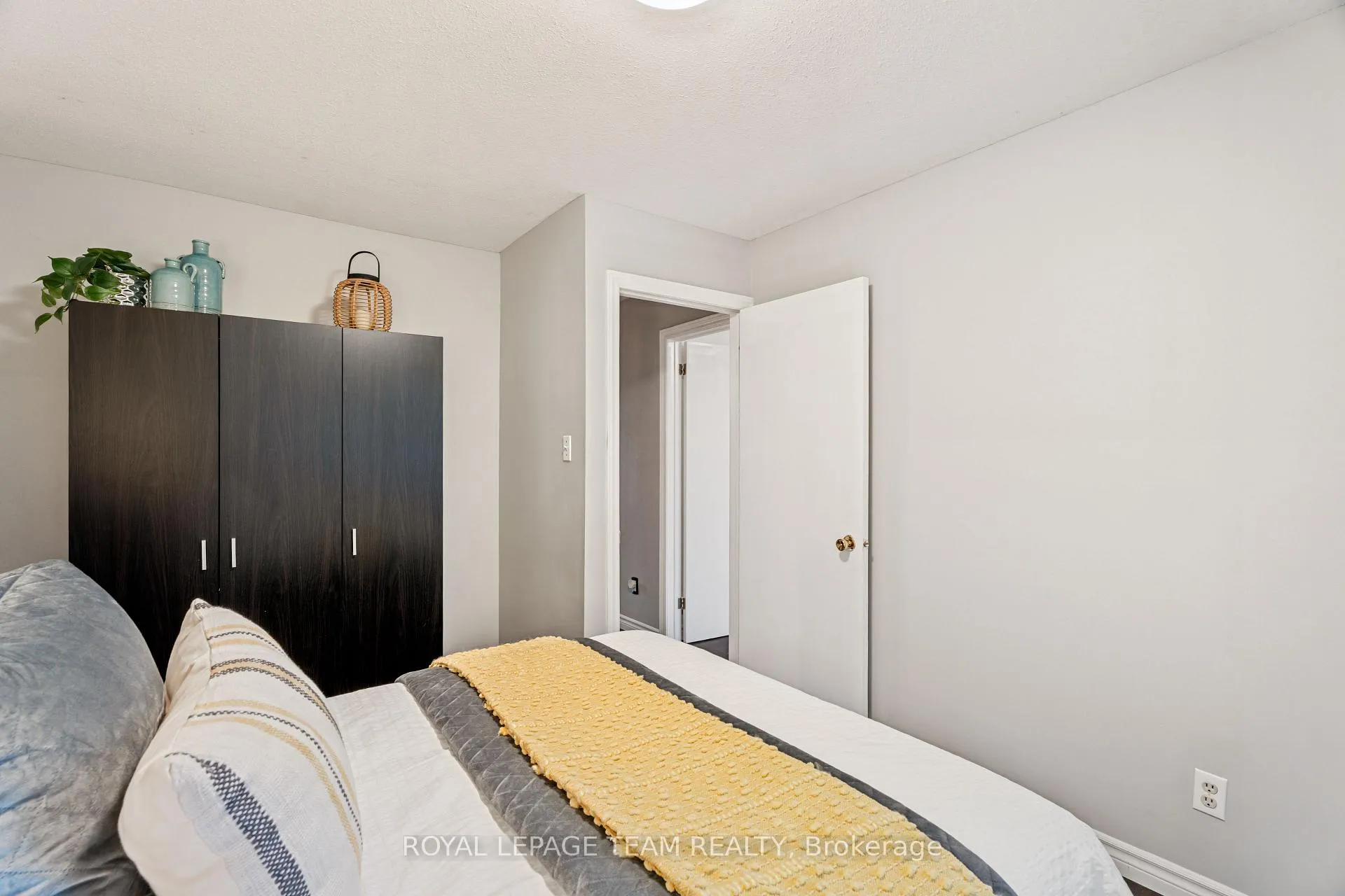 Photo 22 of 168 Midsummer Terrace, Ottawa, Queenswood Heights South — HOMEH