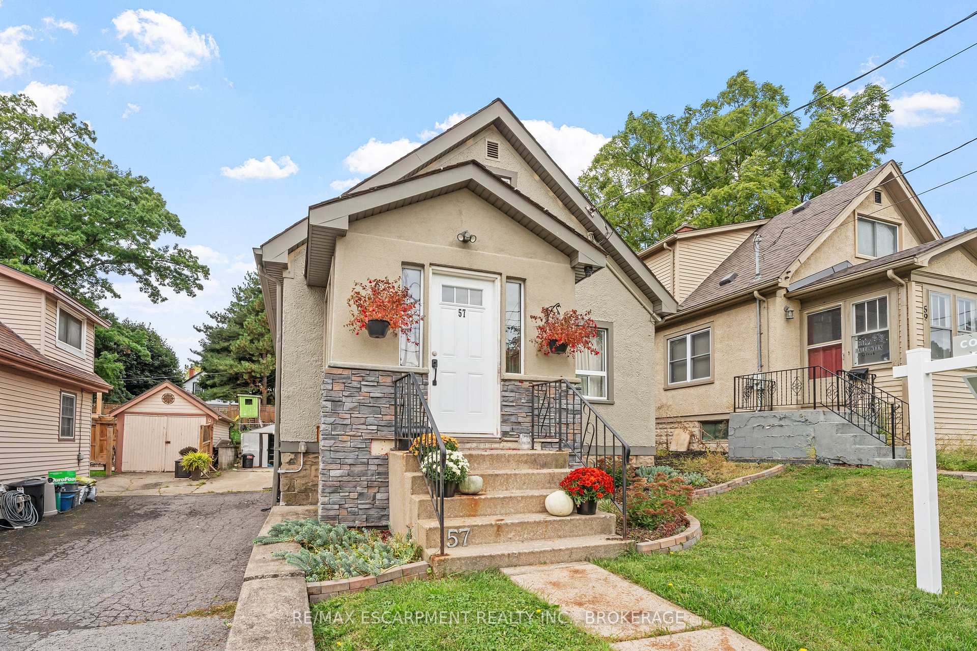 Photo 2 of 57 Carleton Street N, Thorold, Thorold Downtown — HOMEH